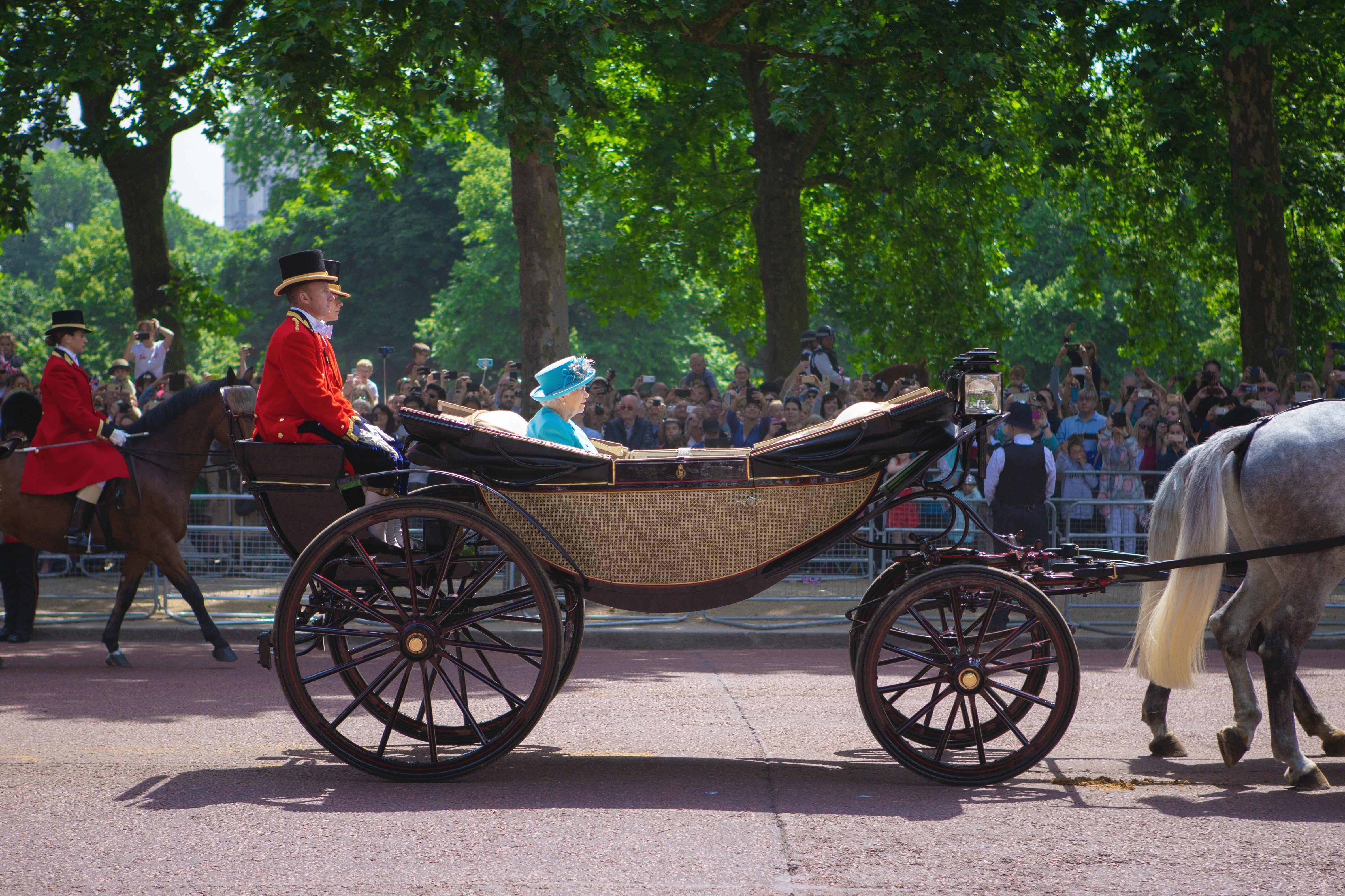 #17 – The platinum jubilee: jewellery highlights of the Queen’s 70 years of service