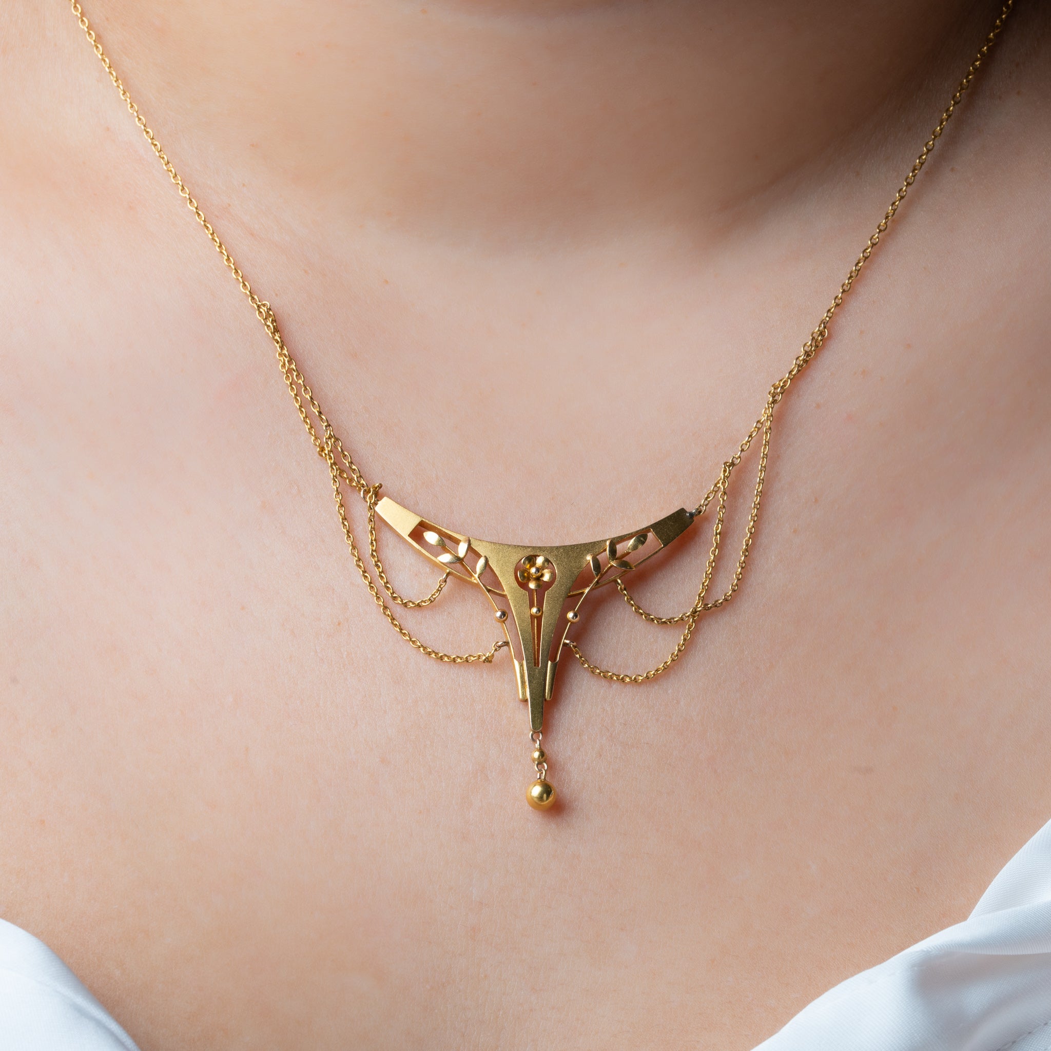 Art Nouveau Floral Lavalier Necklace - LUXORIA VITA