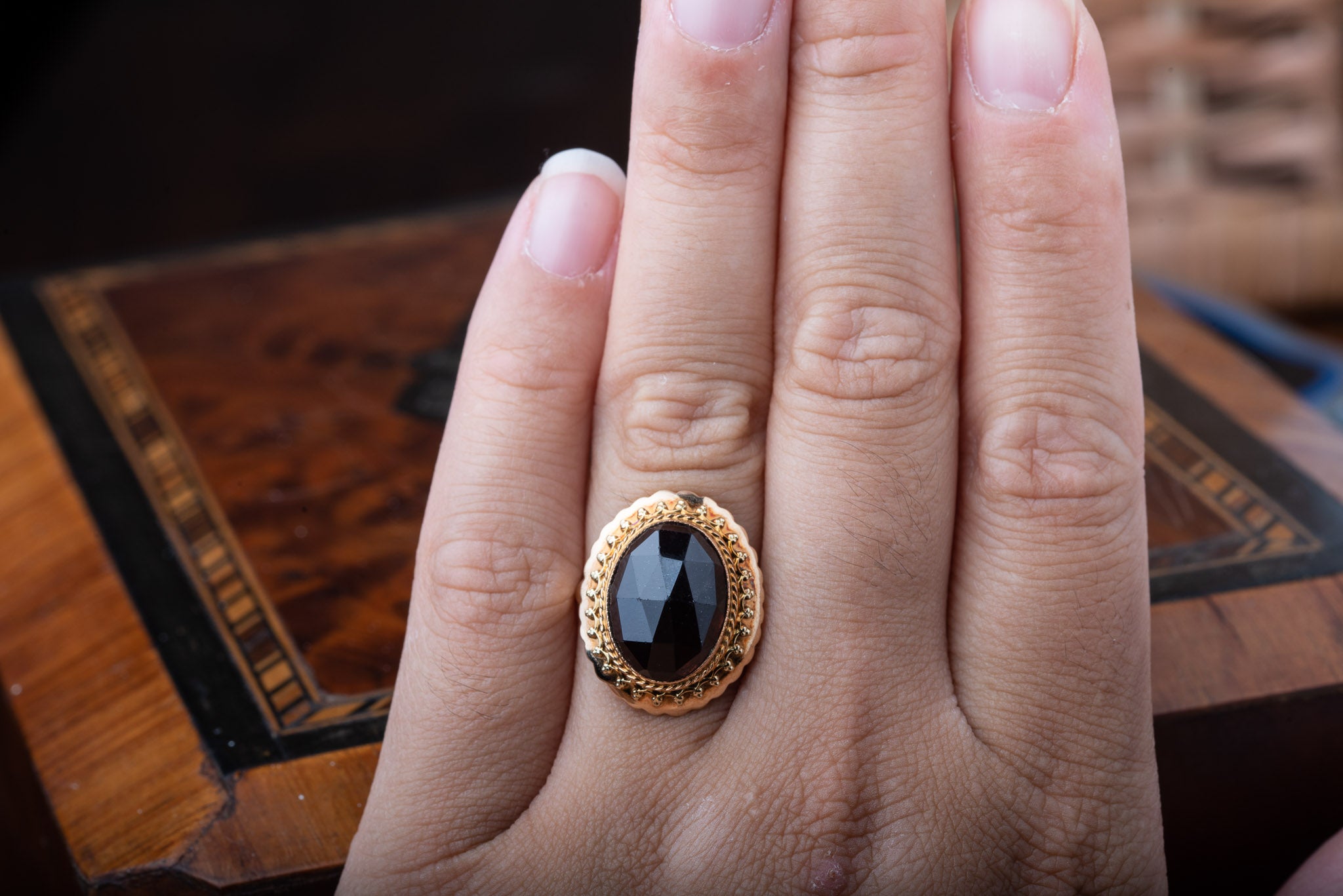 Vintage Garnet Ring - LUXORIA VITA