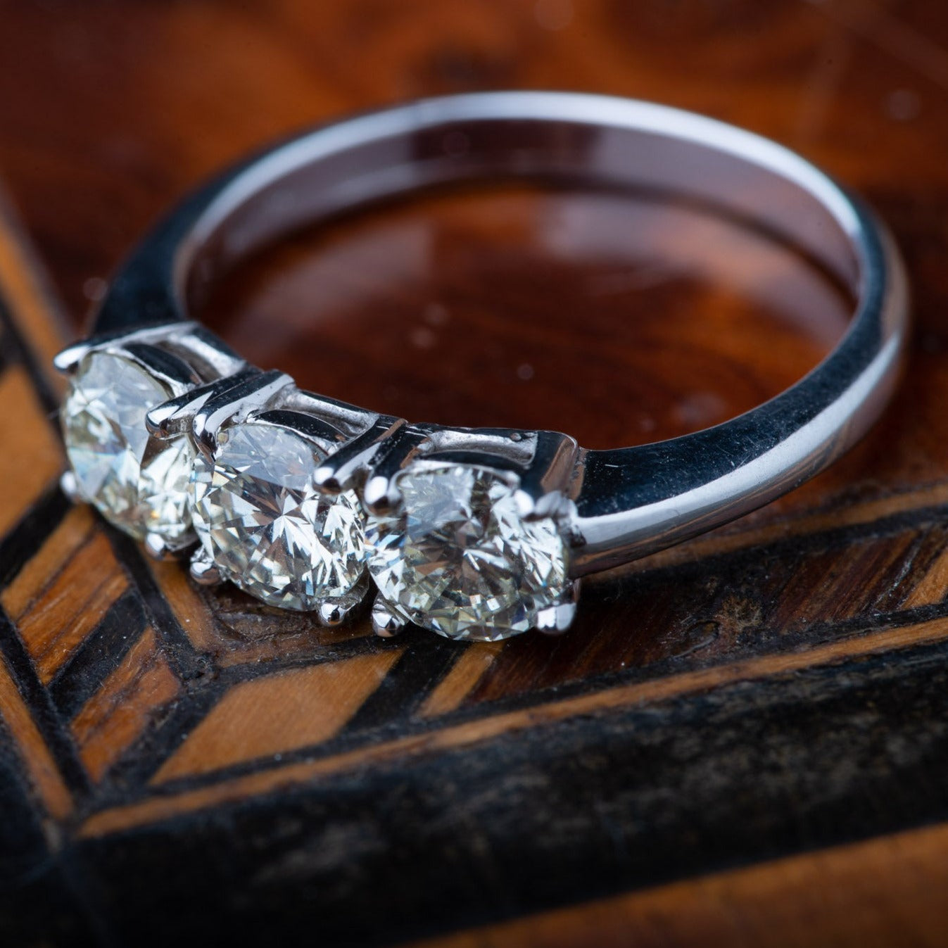 Modern 1.65ct Diamond Trilogy Ring - LUXORIA VITA