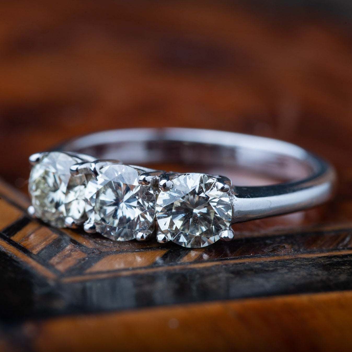 Modern 1.65ct Diamond Trilogy Ring - LUXORIA VITA