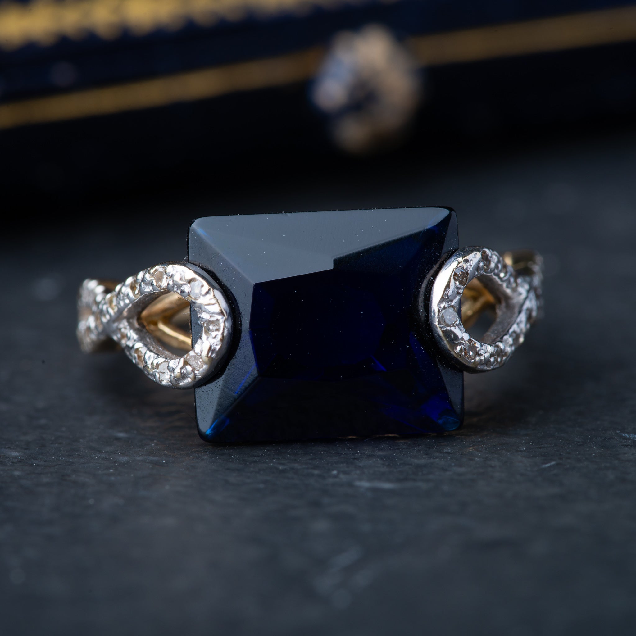 Vintage Color Changing Sapphire Diamond Ring - Luxoria Vita