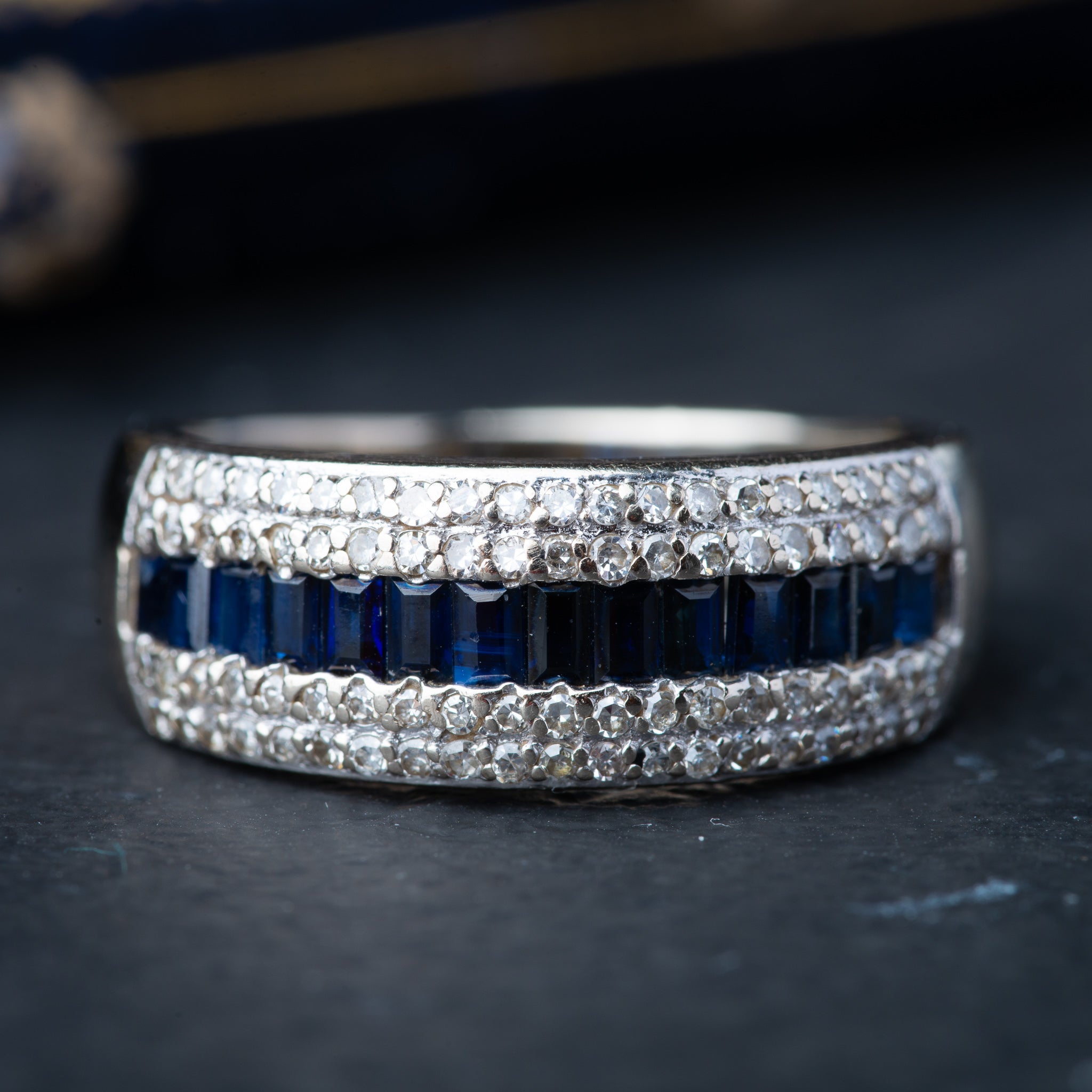 Modern Sapphire Diamond Ring - LUXORIA VITA