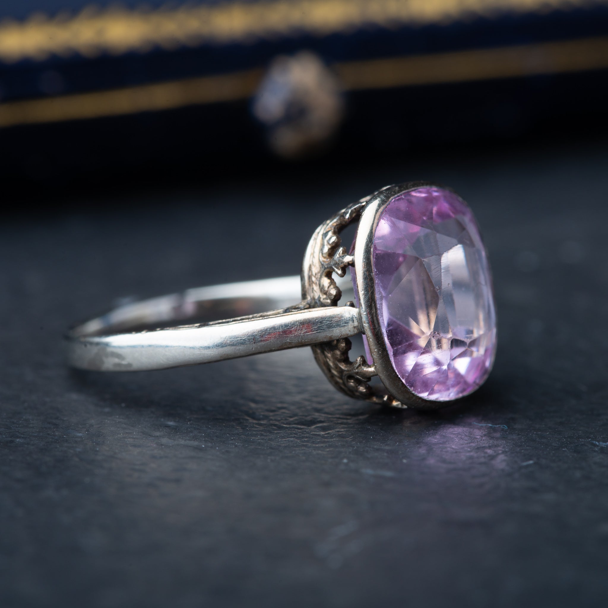 Art Deco Pink Sapphire Ring - LUXORIA VITA