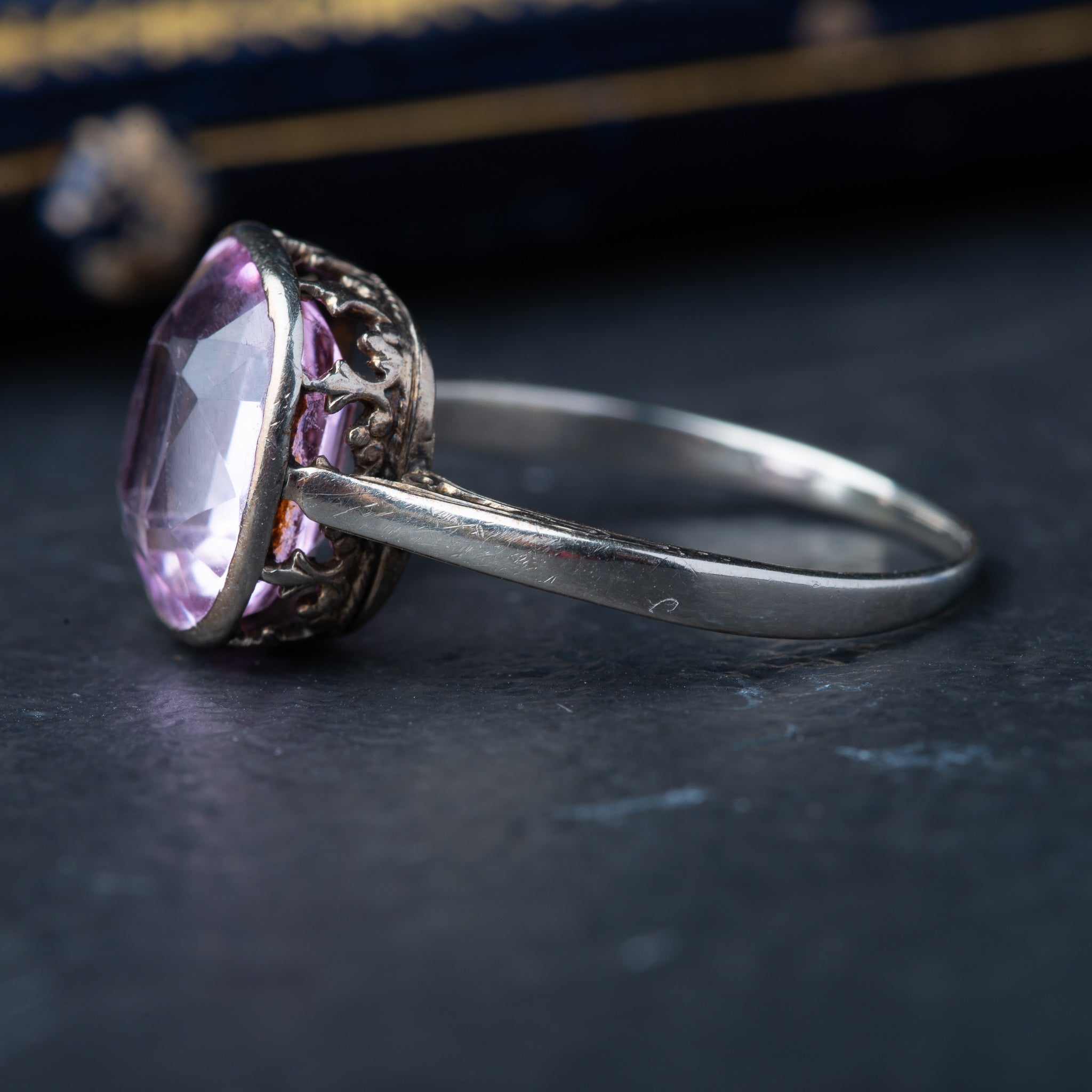 Art Deco Pink Sapphire Ring - LUXORIA VITA