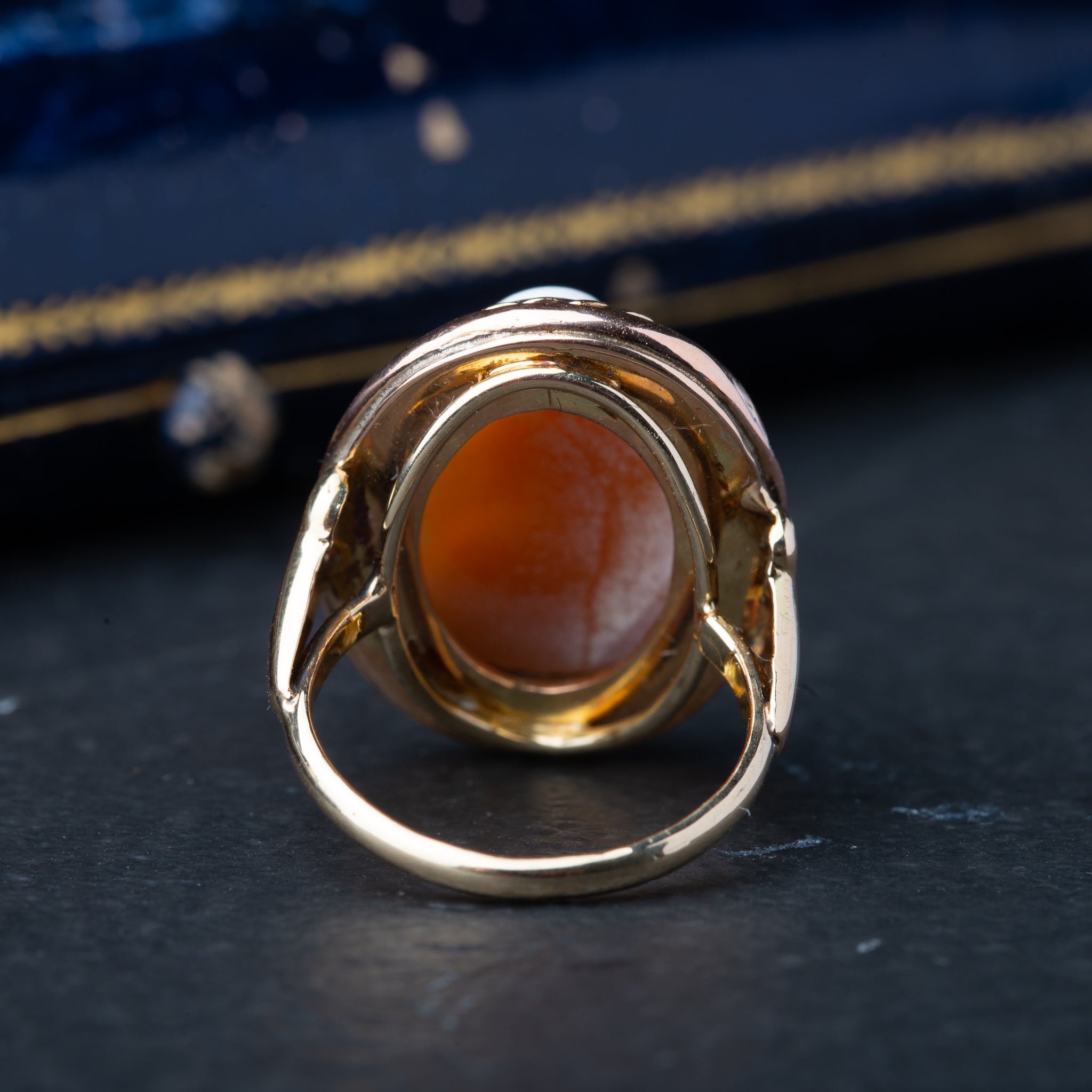 Antique 14K Gold 3D Cameo Ring - LUXORIA VITA