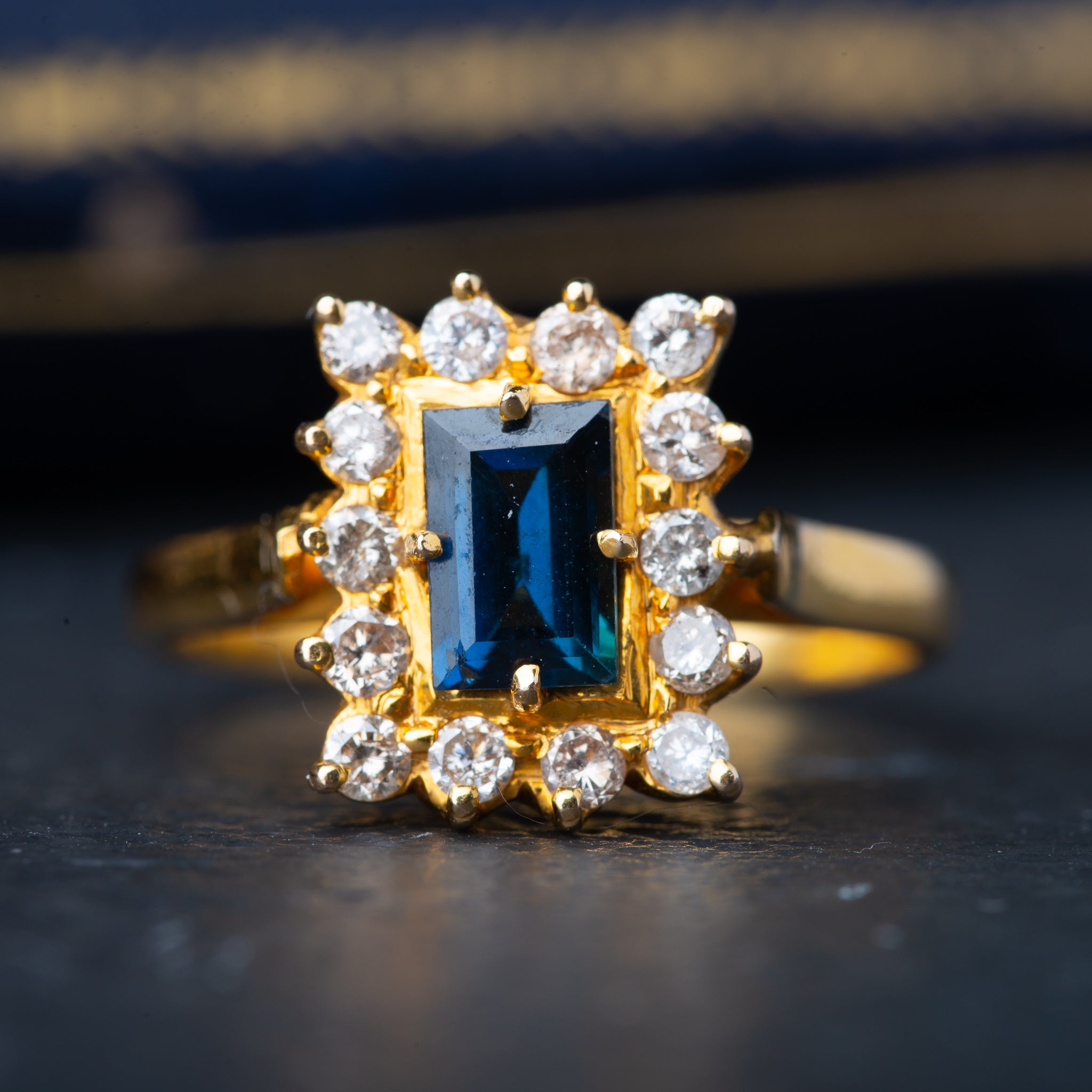 1970's Vintage Sapphire Diamond Ring - LUXORIA VITA