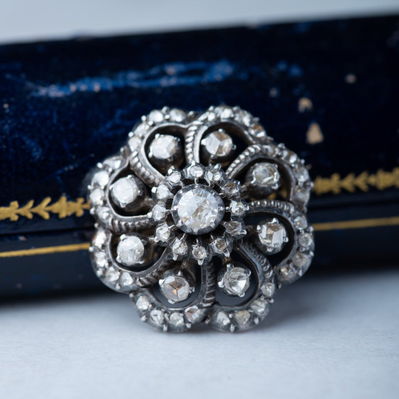 Dutch rosecut diamond ring + brooch set - LUXORIA VITA