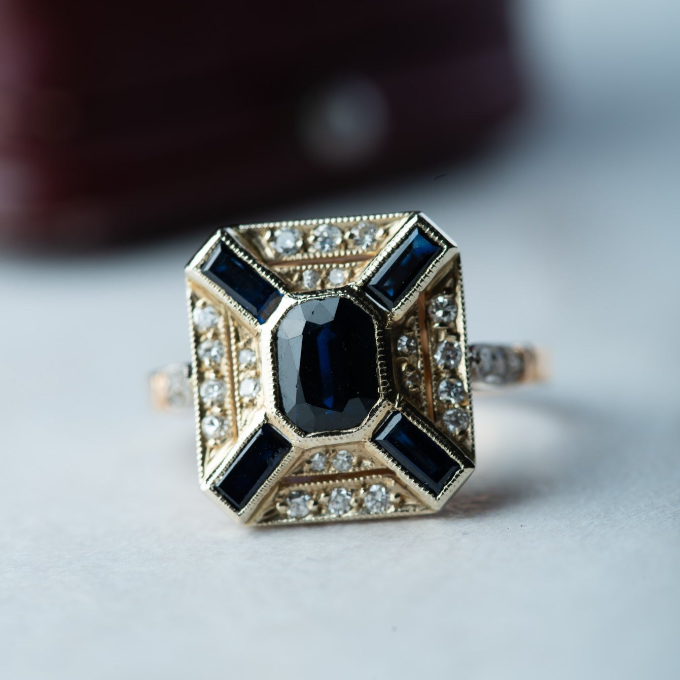 Vintage 18K Gold Sapphire Diamond Ring - LUXORIA VITA