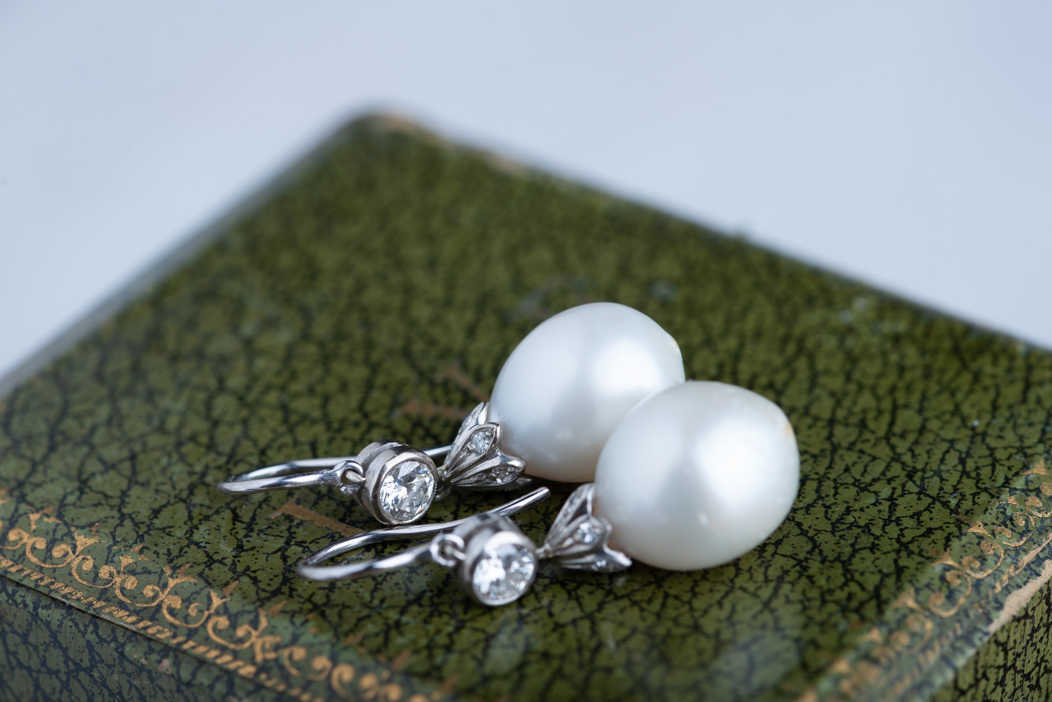 Vintage 14K Gold Diamond Pearl Earrings - LUXORIA VITA