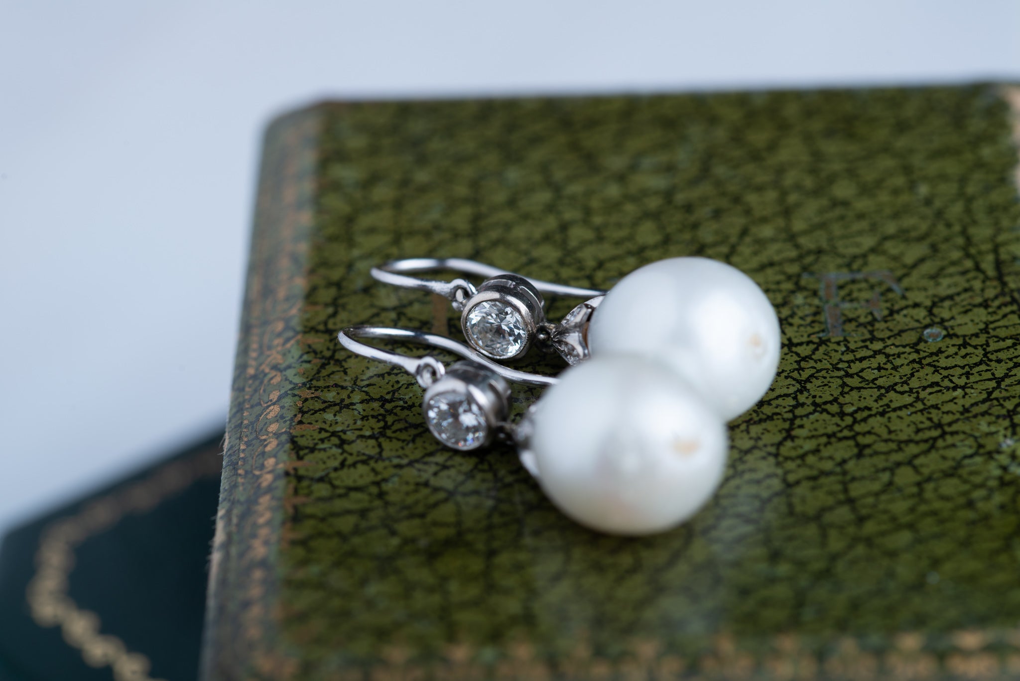 Vintage 14K Gold Diamond Pearl Earrings - LUXORIA VITA