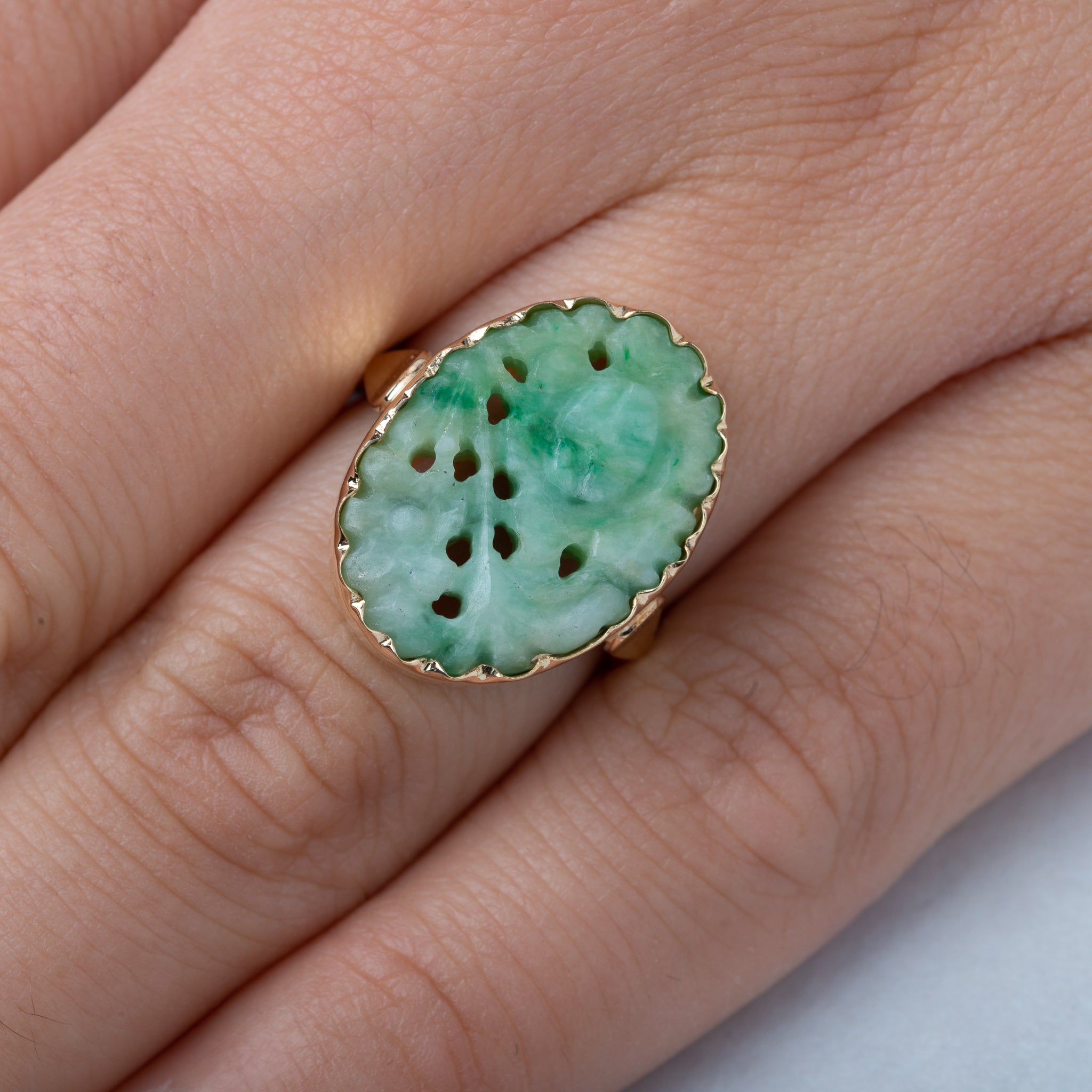 Vintage Flower Carved Jade Ring - LUXORIA VITA