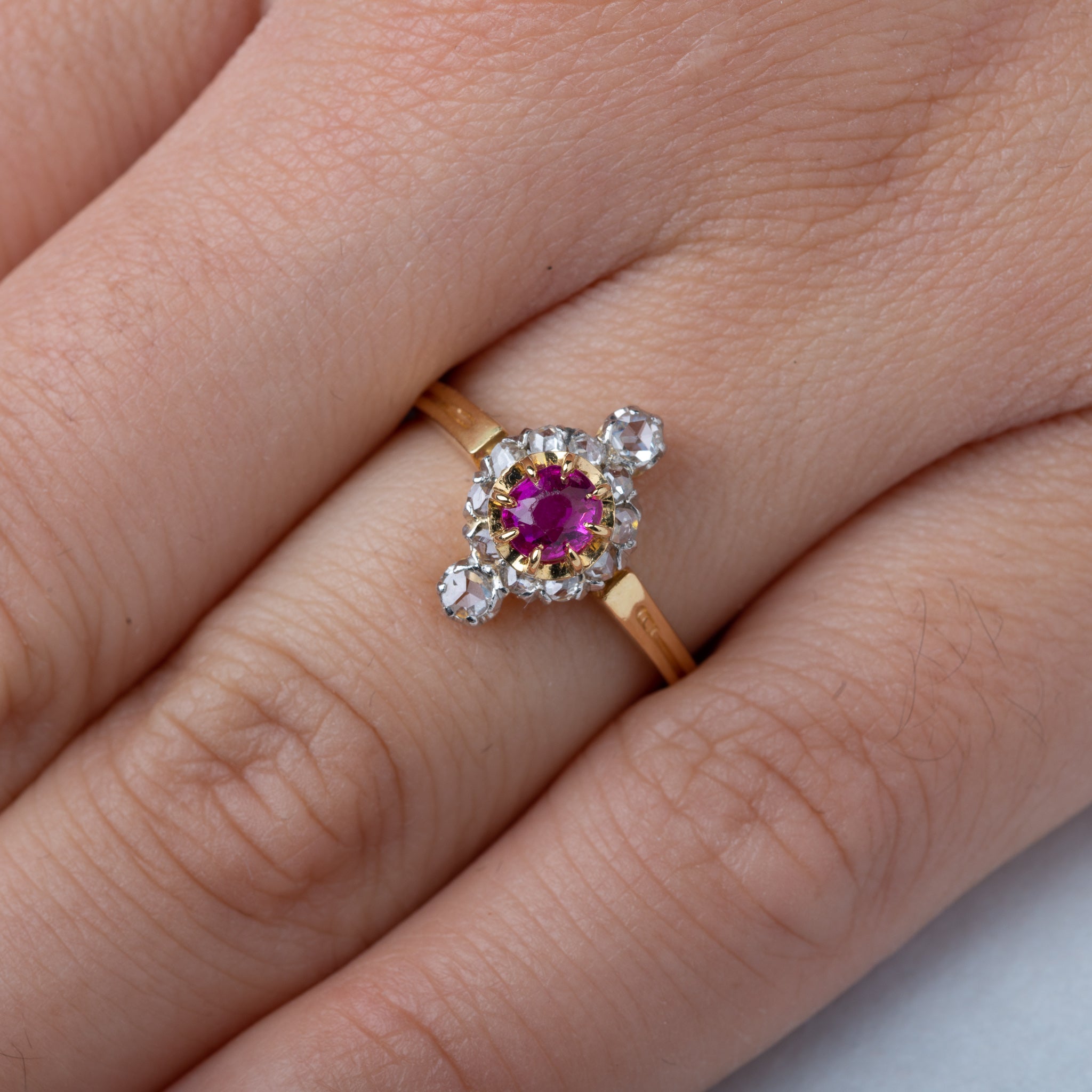 Antique Ruby Diamond Ring - LUXORIA VITA