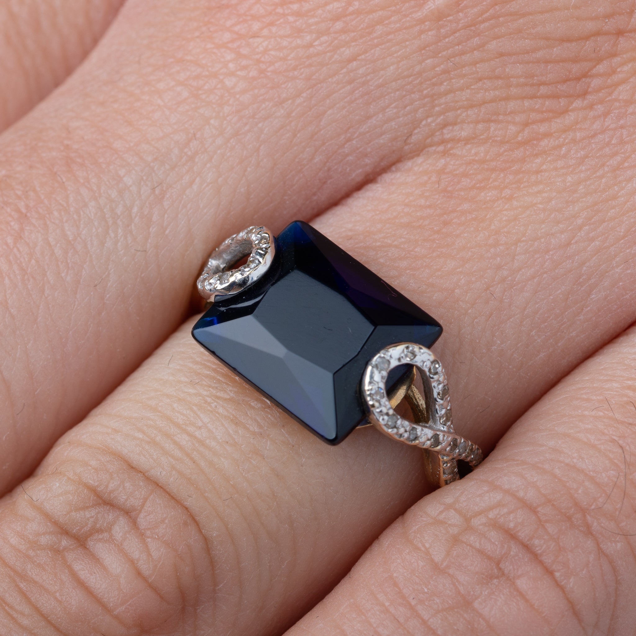 Vintage Color Changing Sapphire Diamond Ring - Luxoria Vita