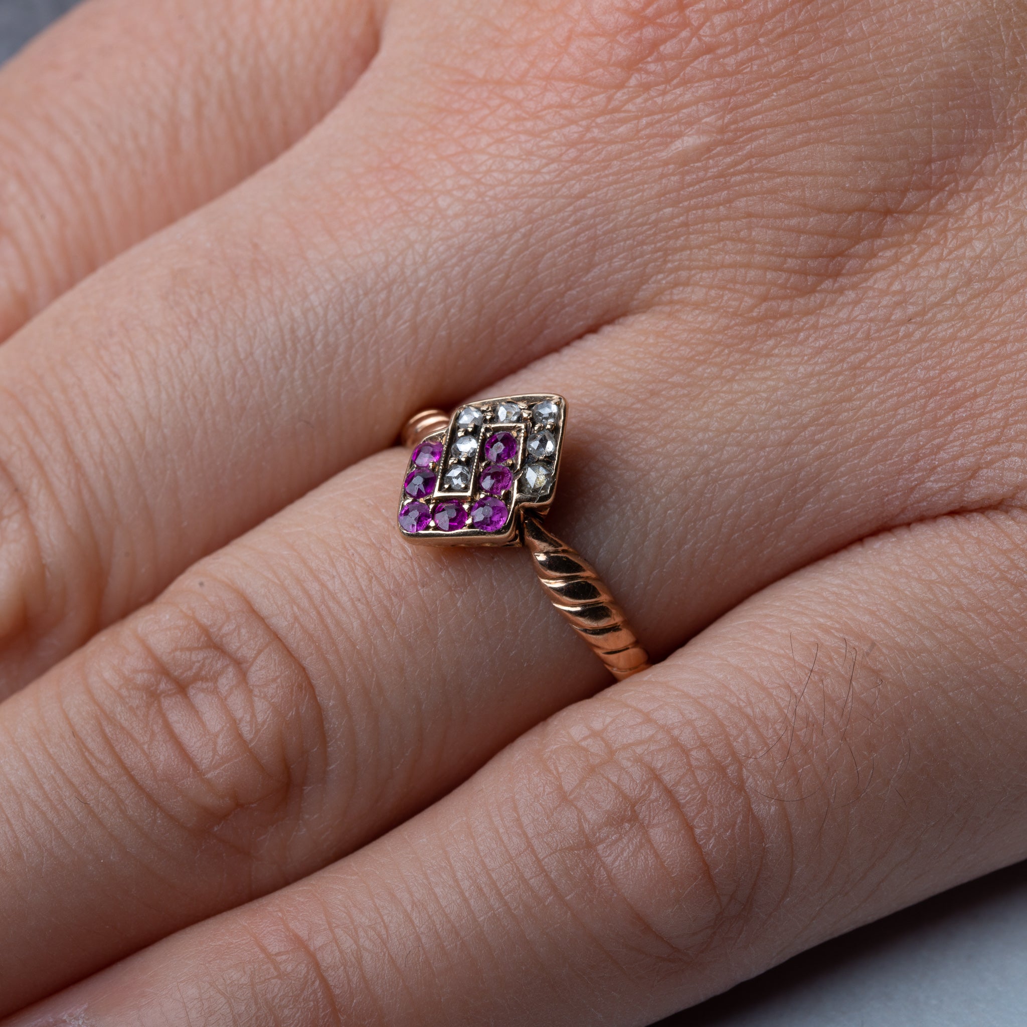 Antique "S" Monogram Ring - LUXORIA VITA