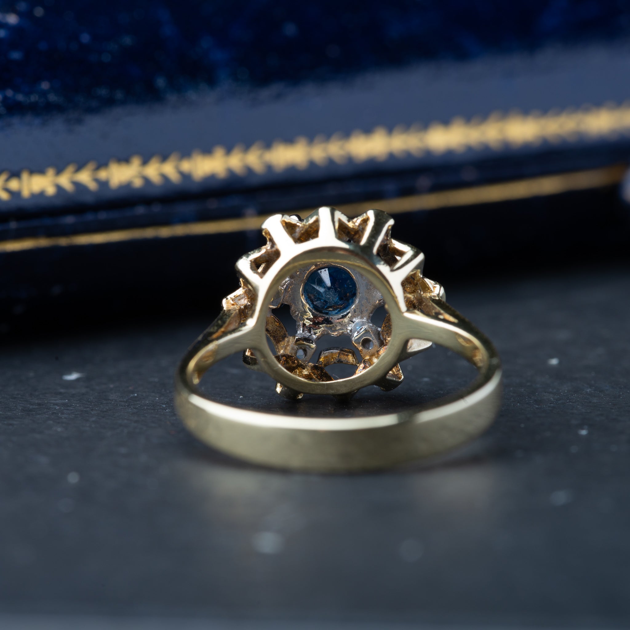Vintage Sapphire Diamond Ring - LUXORIA VITA