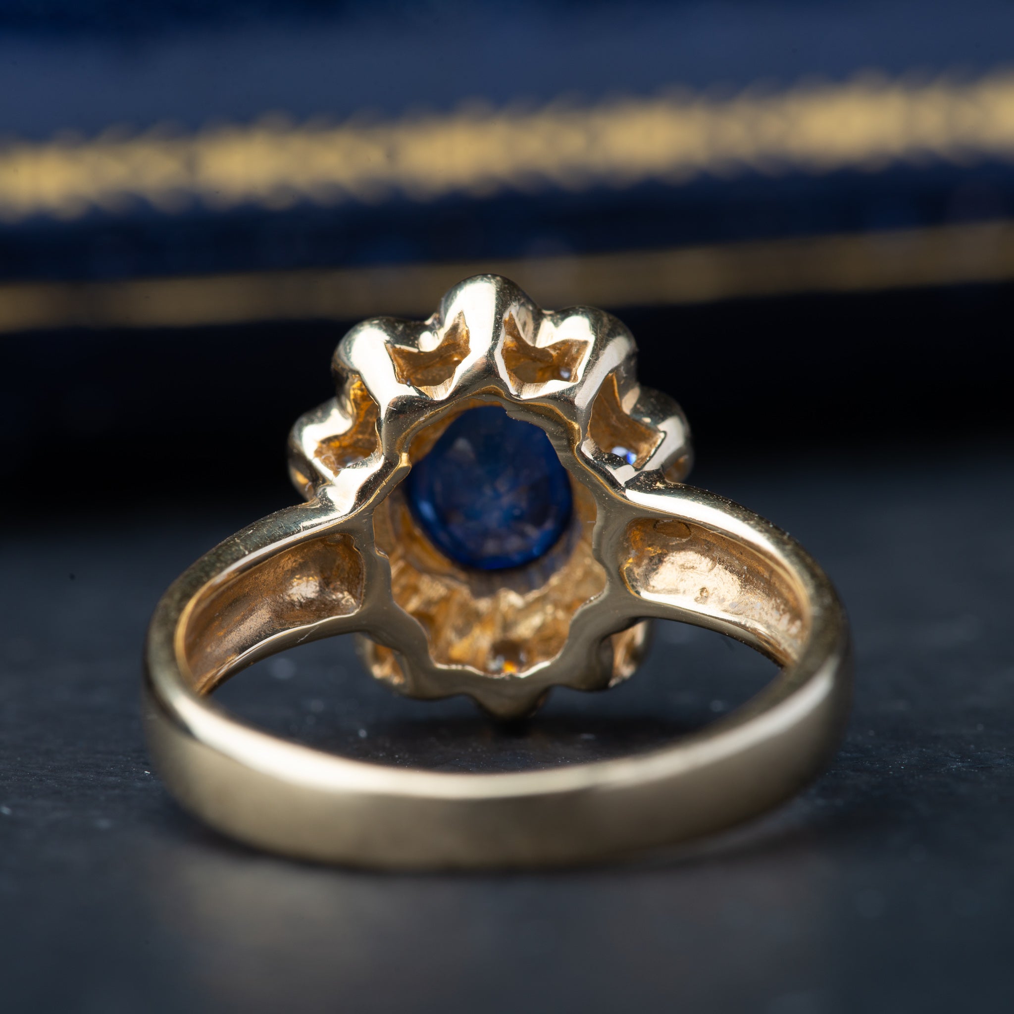 Vintage Sapphire Diamond Ring - LUXORIA VITA