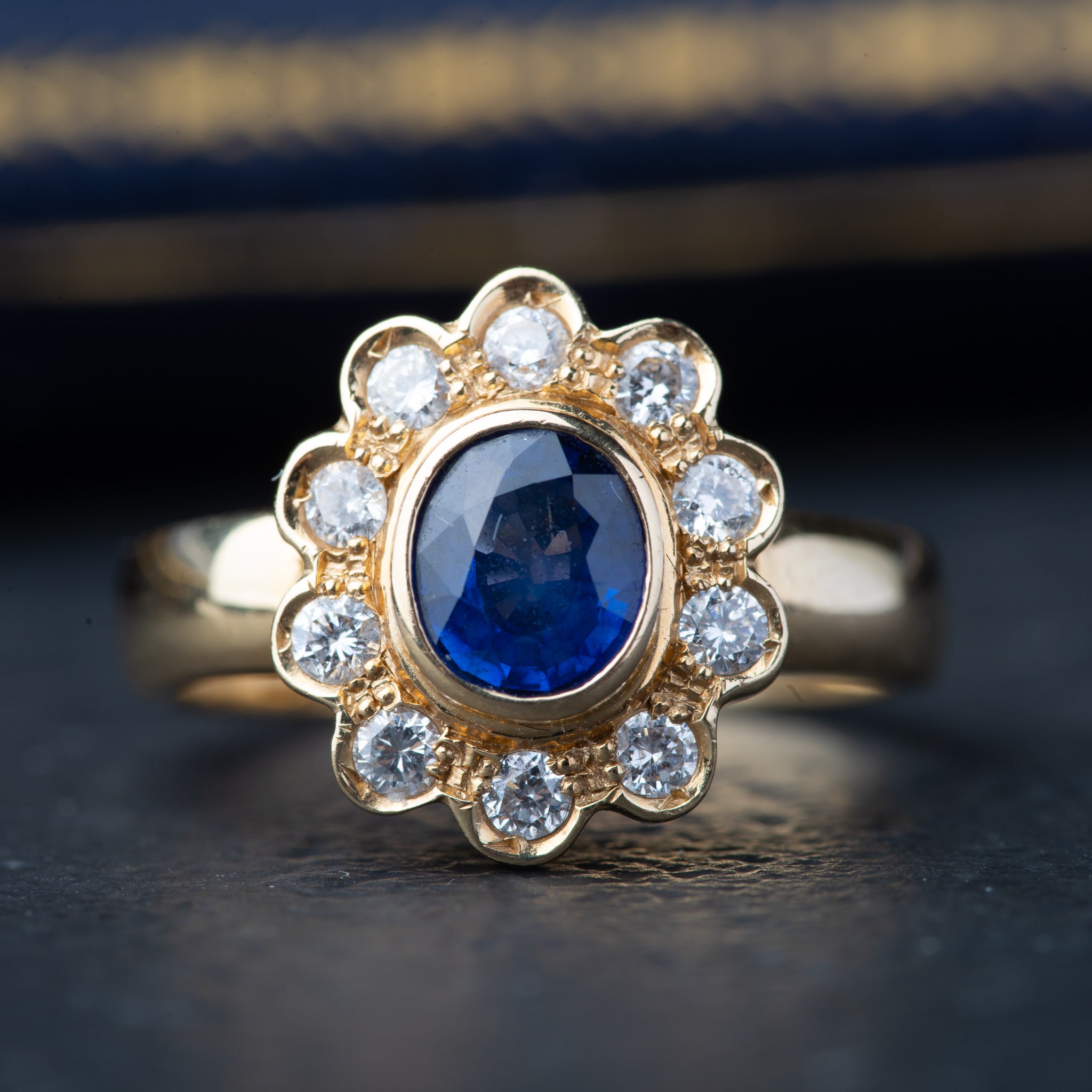 Vintage Sapphire Diamond Ring - LUXORIA VITA