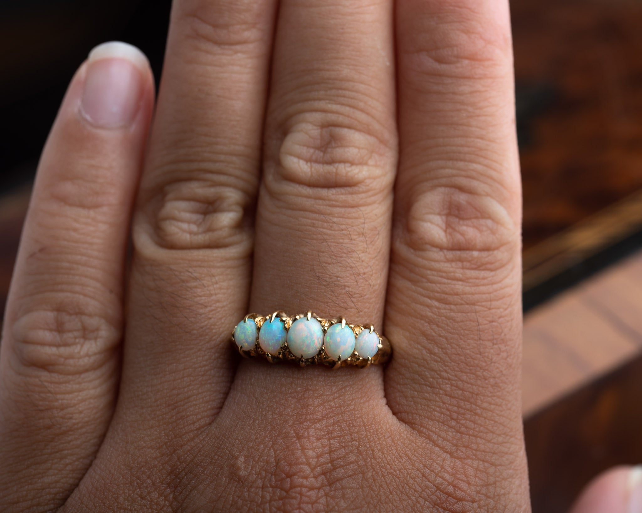 Antique English Opal Ring - LUXORIA VITA