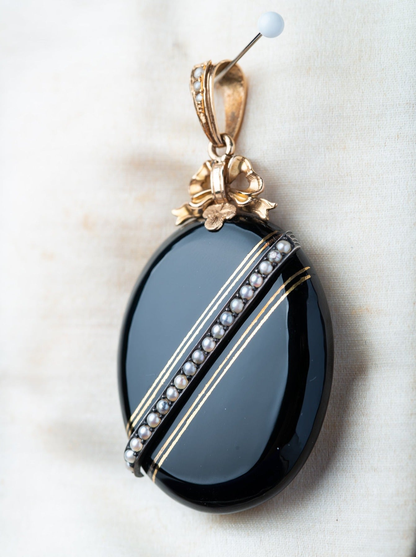 Antique onyx pearl locket pendant - LUXORIA VITA