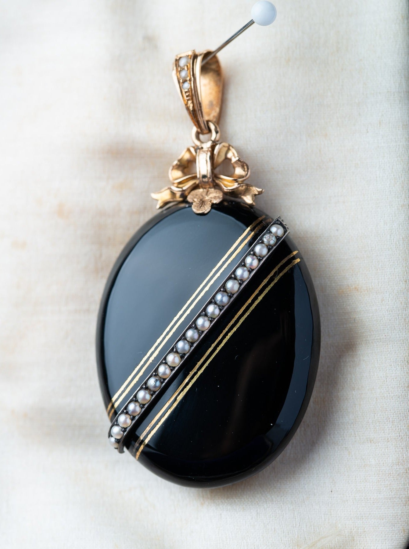 Antique onyx pearl locket pendant - LUXORIA VITA