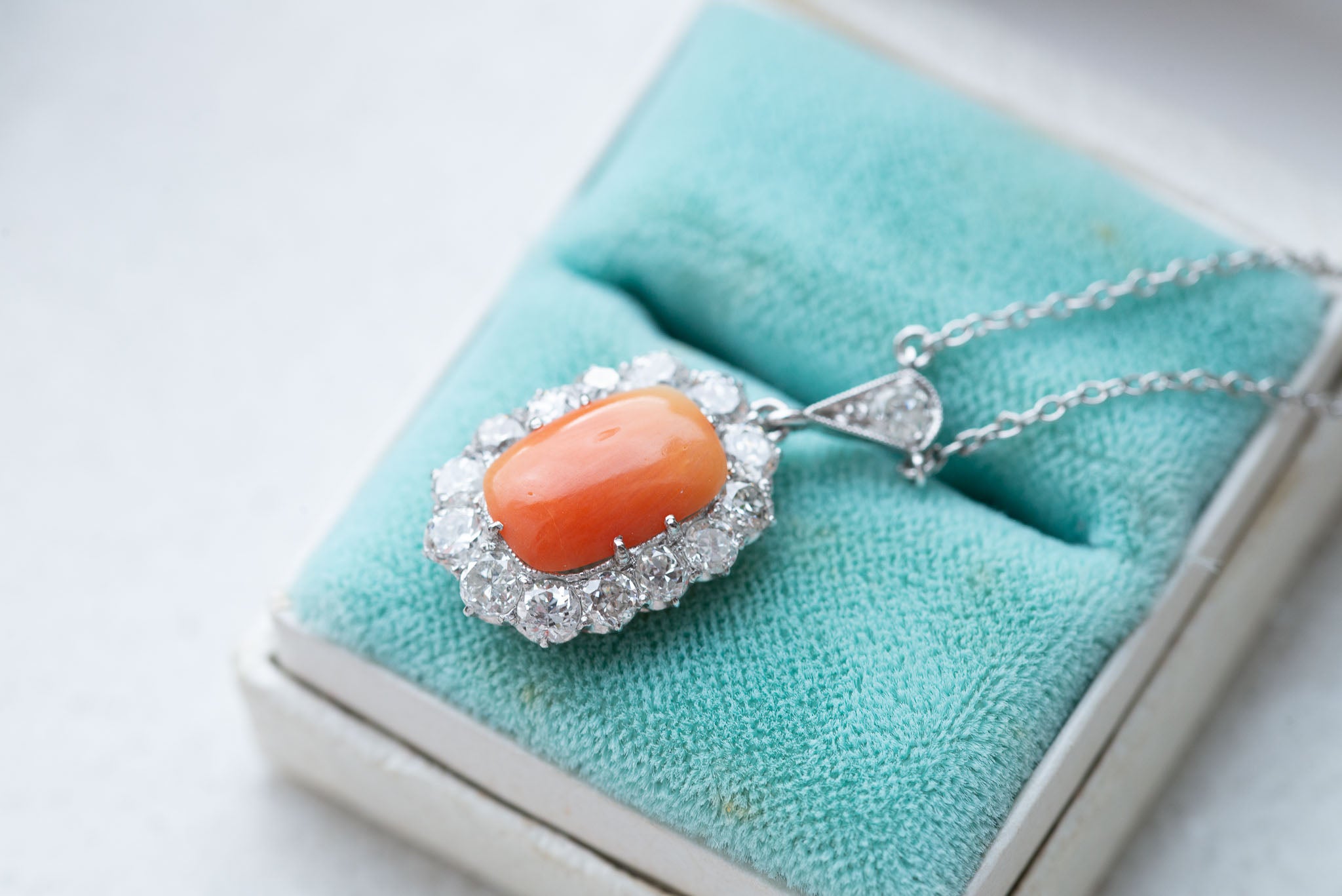 1920's Art Deco Coral 2.00ct Diamond Necklace