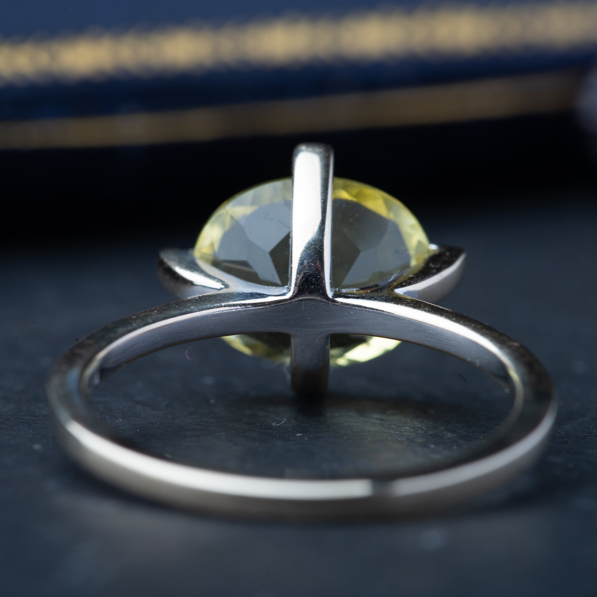 Modern Lemon Quartz Ring - LUXORIA VITA