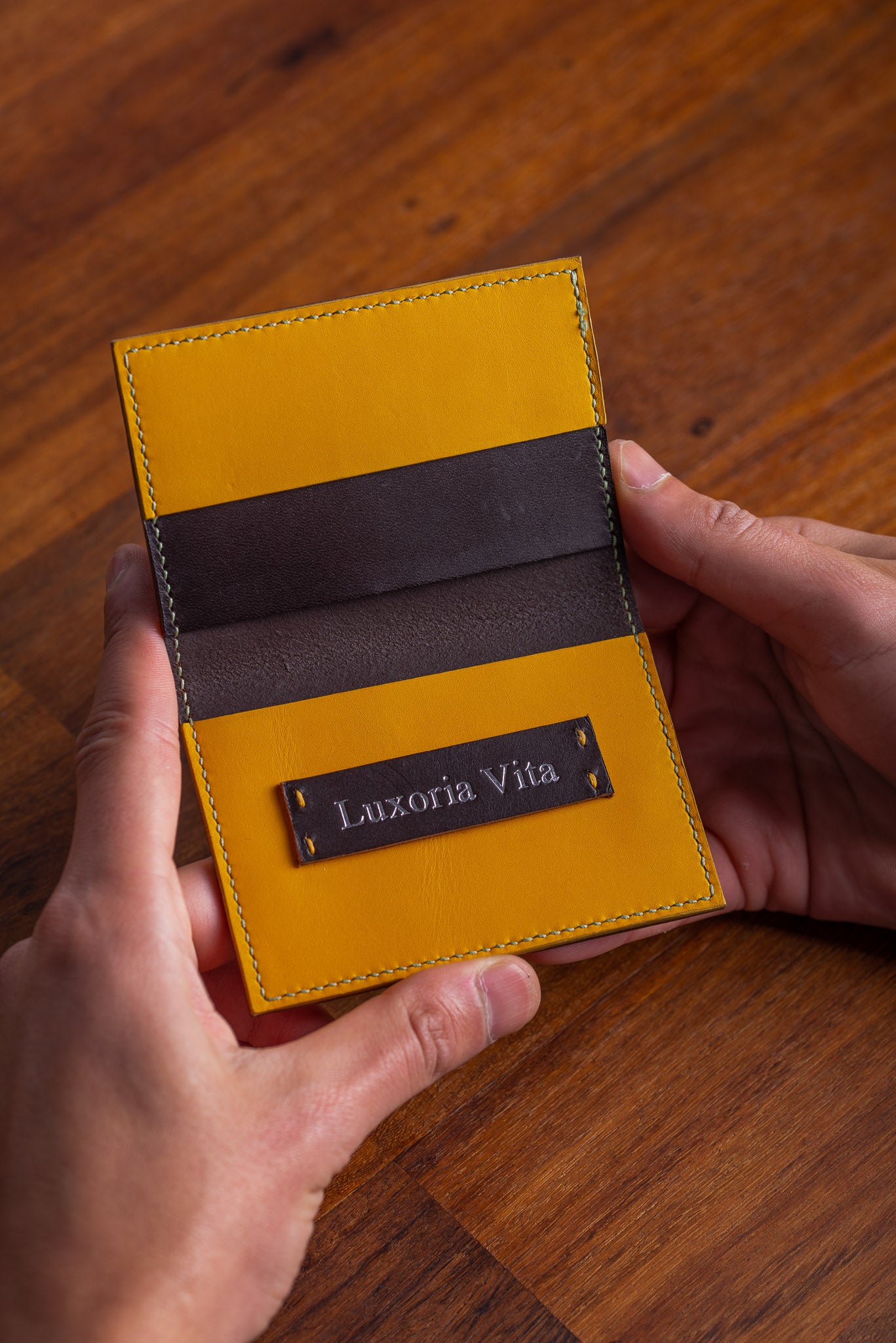 LXV Laghmiri's Honey Bee - LUXORIA VITA