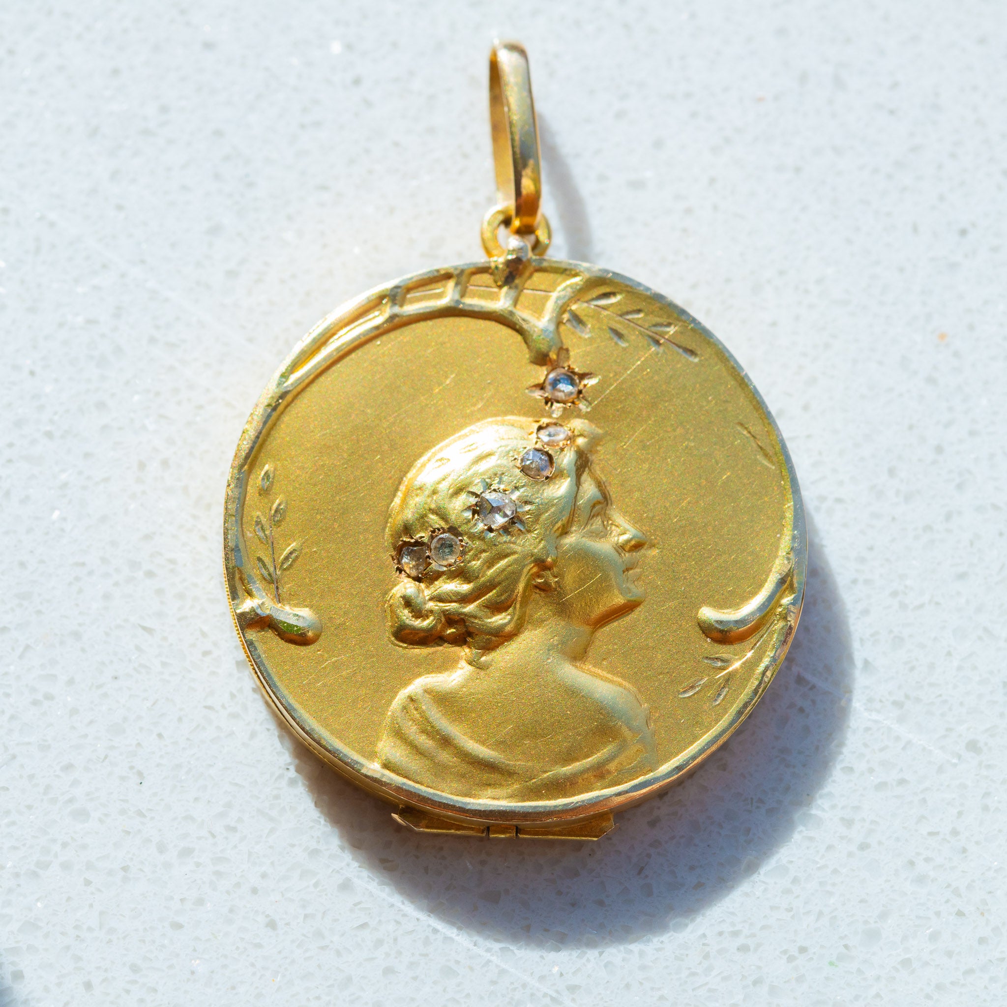 Art Nouveau High Carat Lady Locket - LUXORIA VITA
