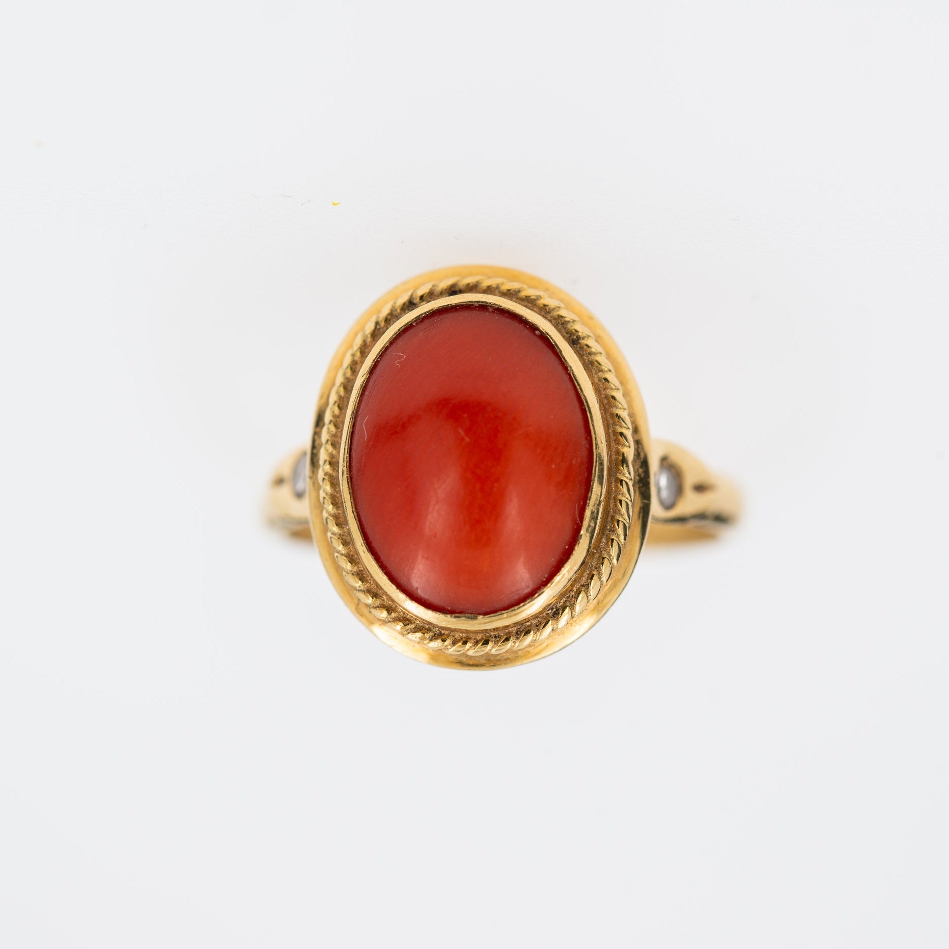 Vintage Coral Ring - LUXORIA VITA