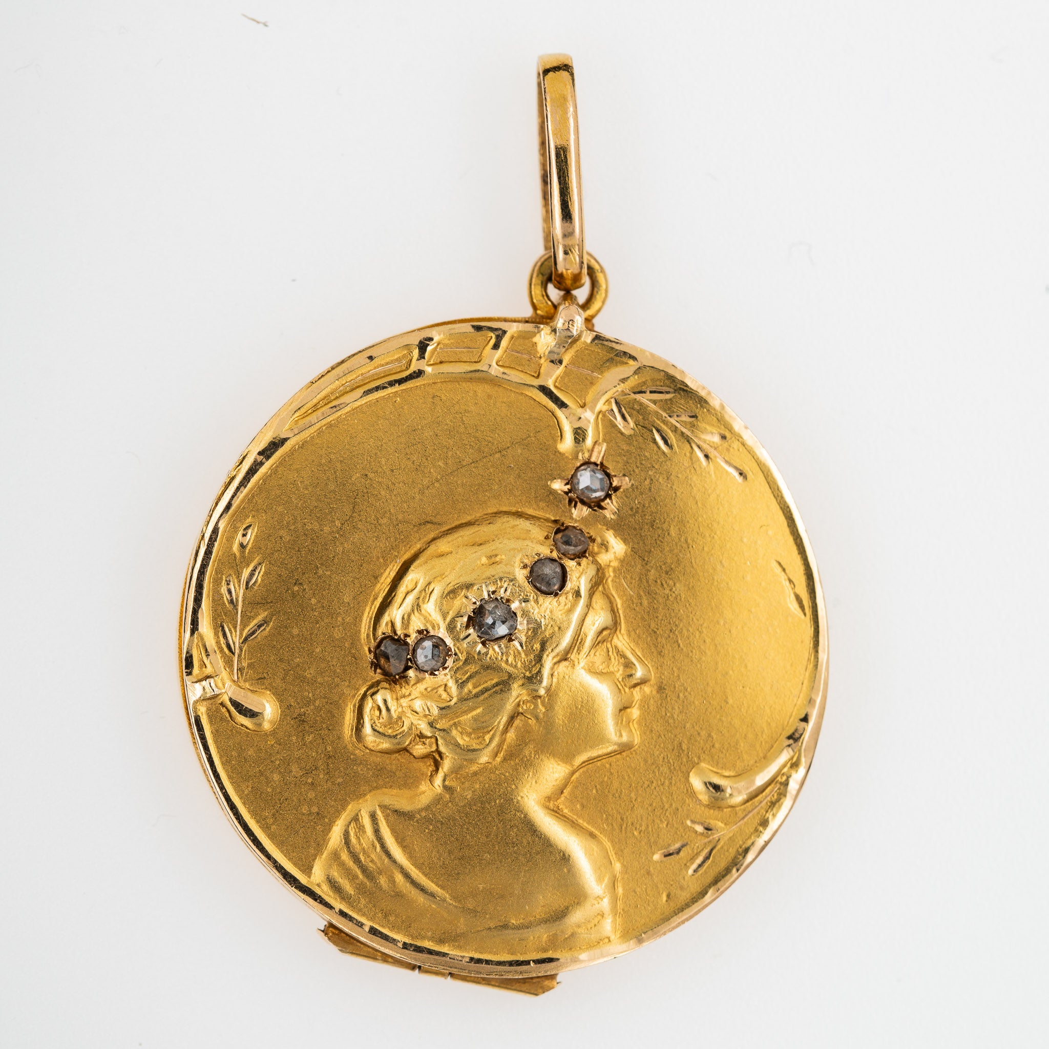 Art Nouveau High Carat Lady Locket - LUXORIA VITA