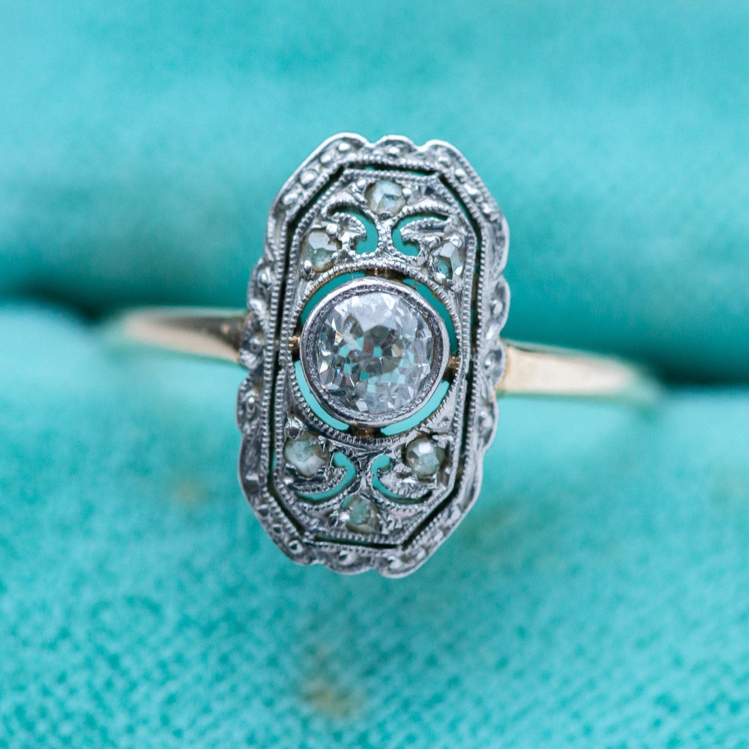 Art Deco 0.25ct Diamond Ring - LUXORIA VITA