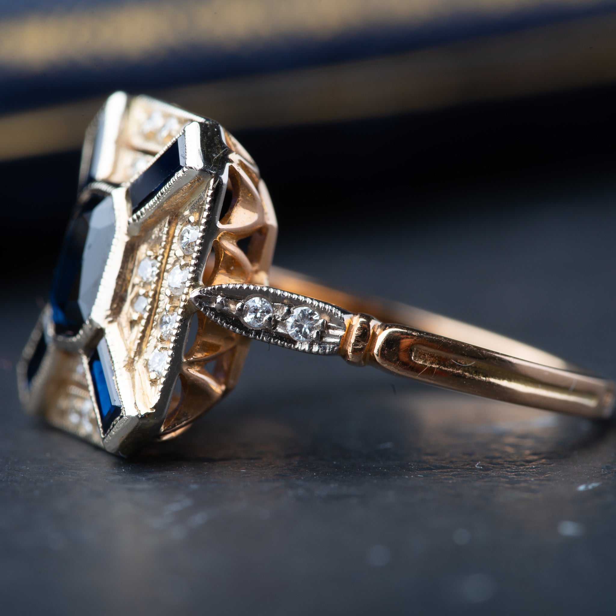 Vintage 18K Gold Sapphire Diamond Ring - LUXORIA VITA