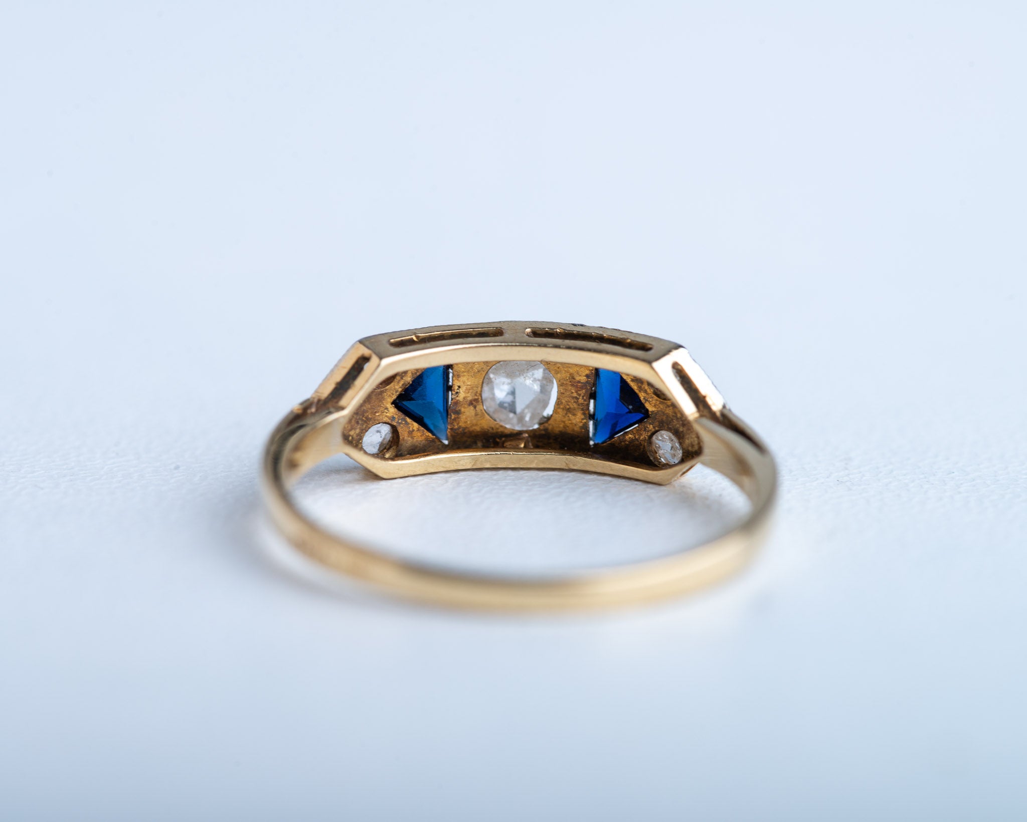Art Deco Sapphire Diamond Ring - LUXORIA VITA