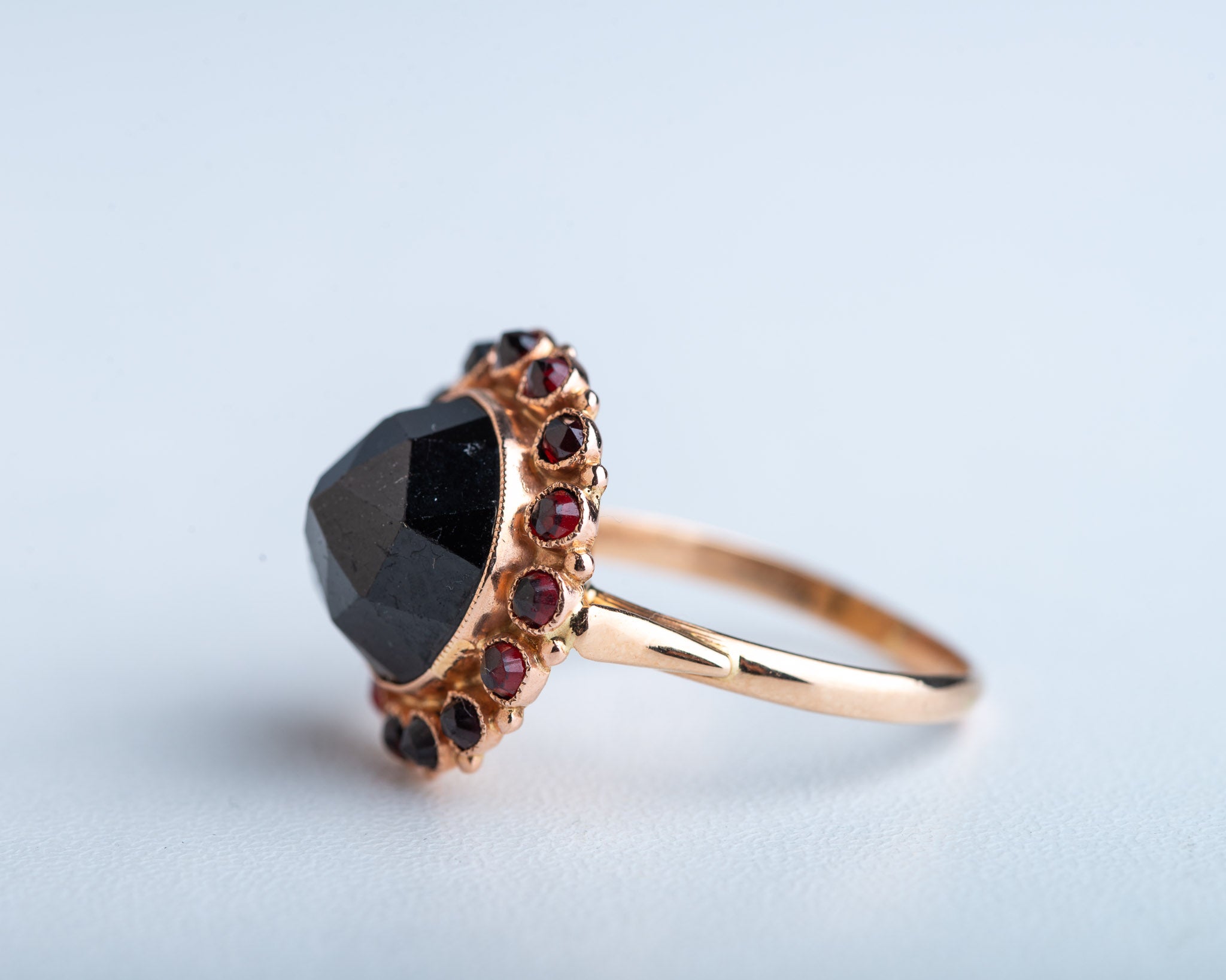Vintage Dutch Garnet Ring - LUXORIA VITA