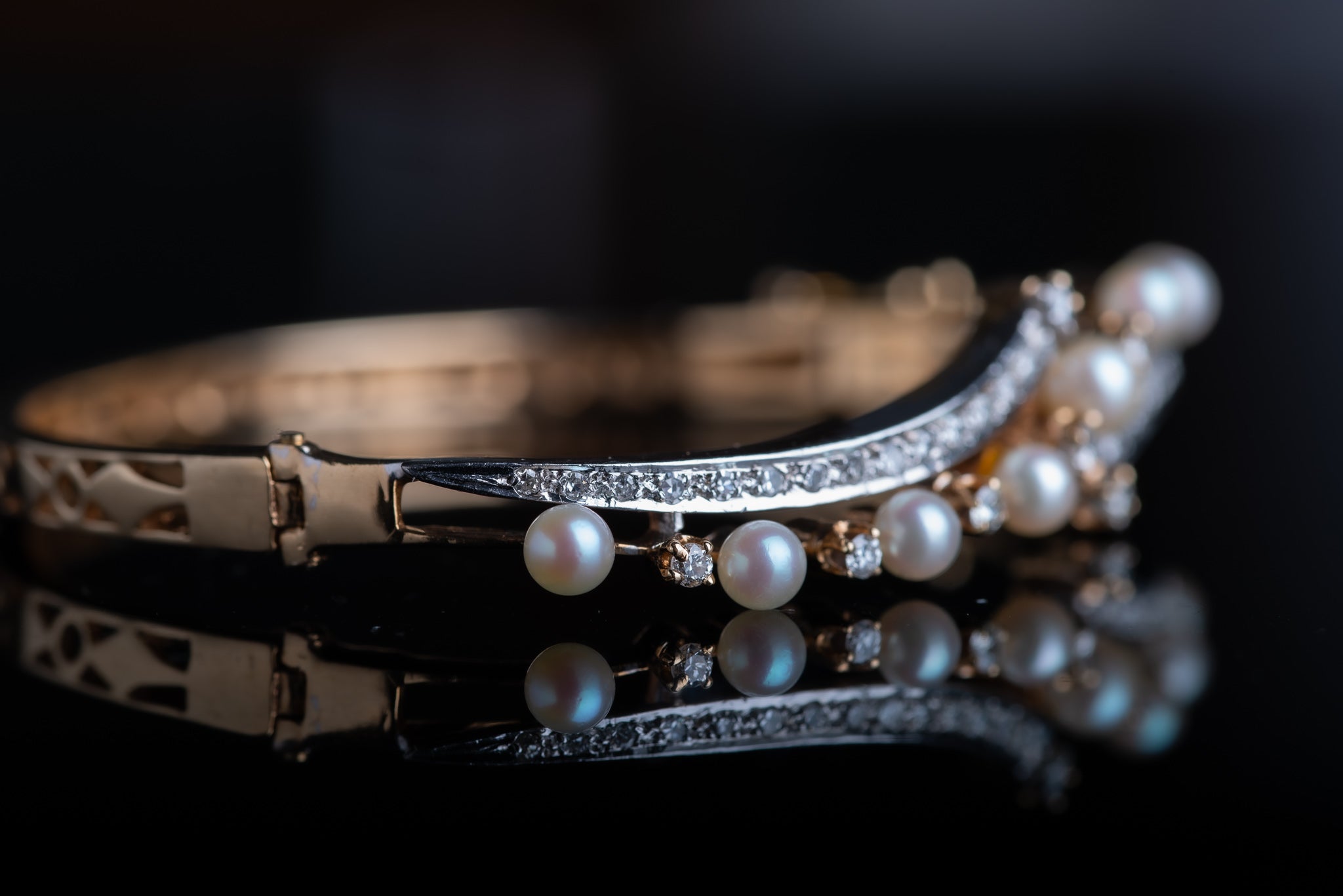 DESIGNER Vintage Pearl & Diamond Bracelet Jack Gutschneider - LUXORIA VITA