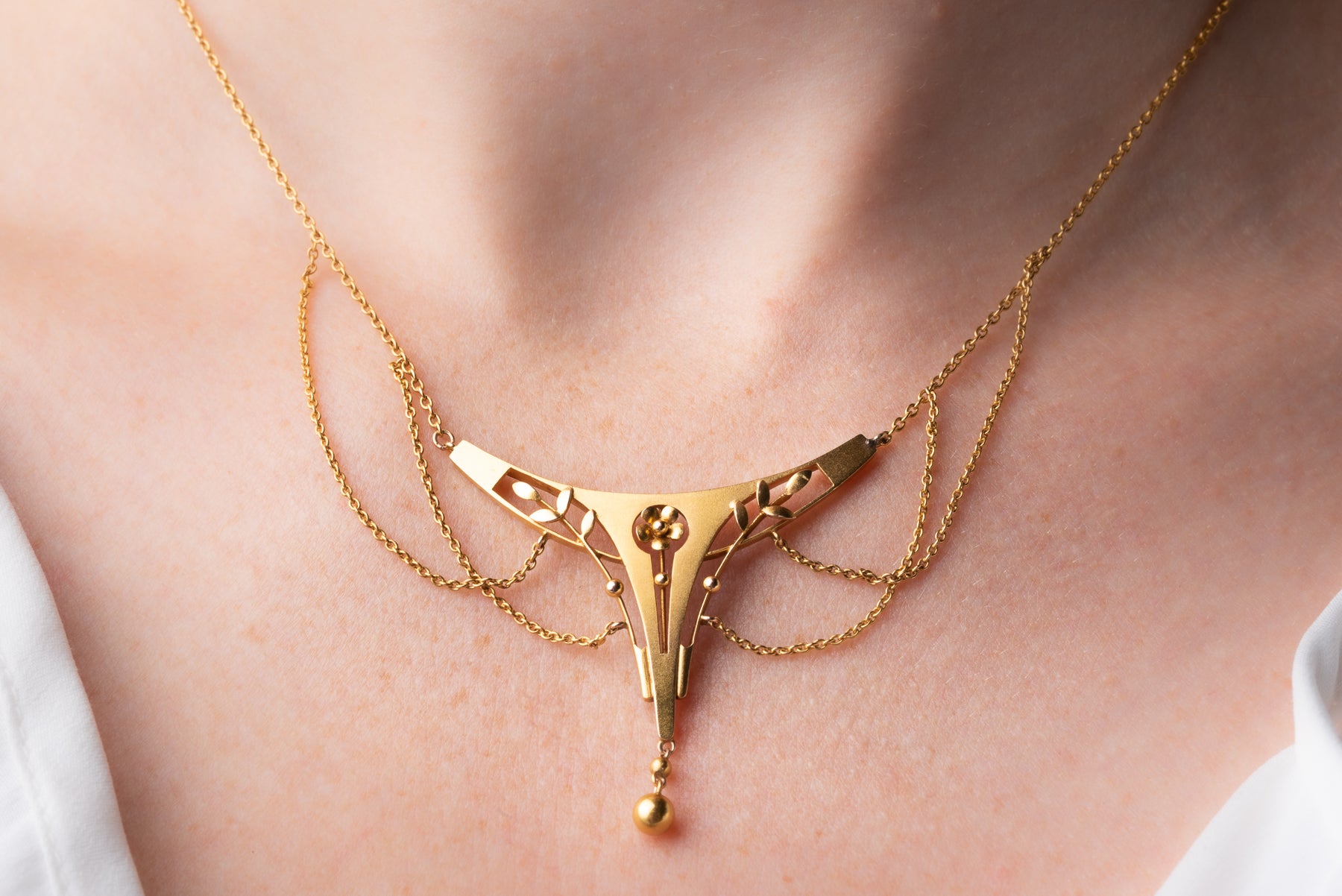 Art Nouveau Floral Lavalier Necklace - LUXORIA VITA