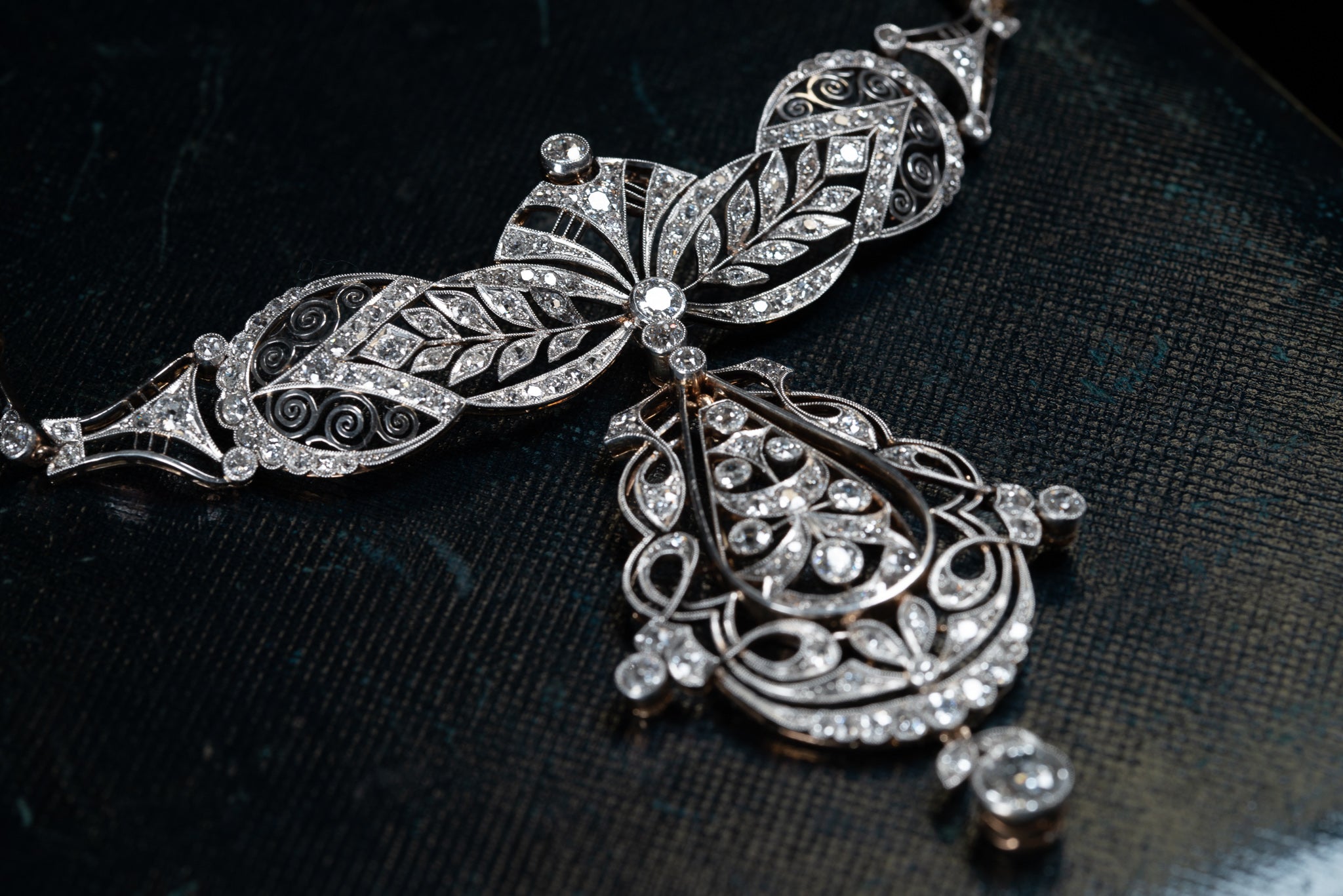 Day & Night Art Deco 9.00ct Diamond Necklace - LUXORIA VITA