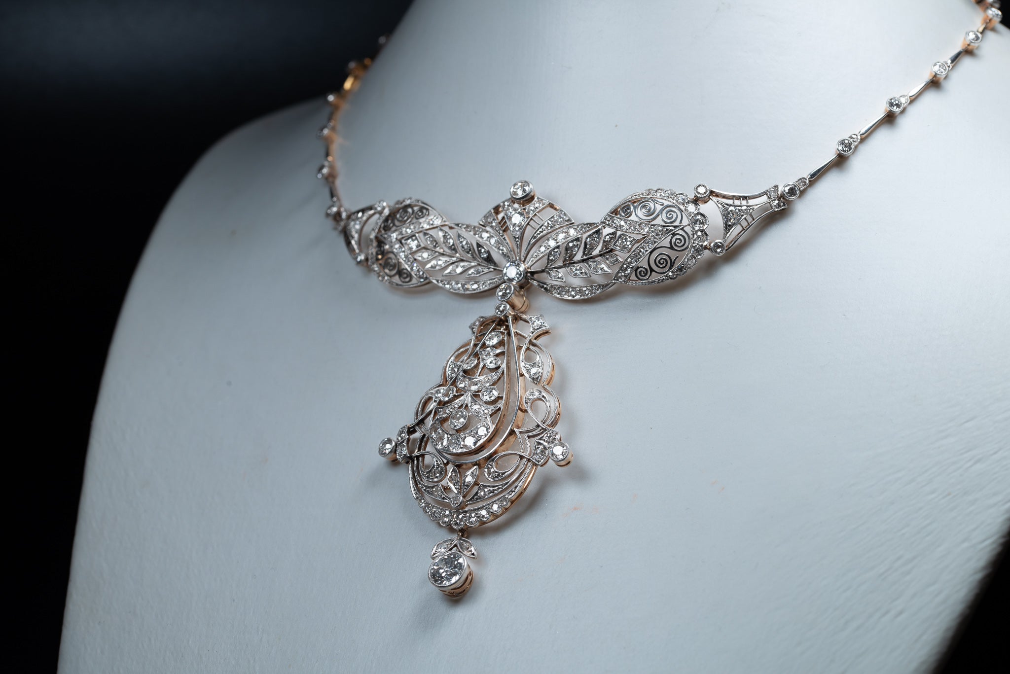 Day & Night Art Deco 9.00ct Diamond Necklace - LUXORIA VITA