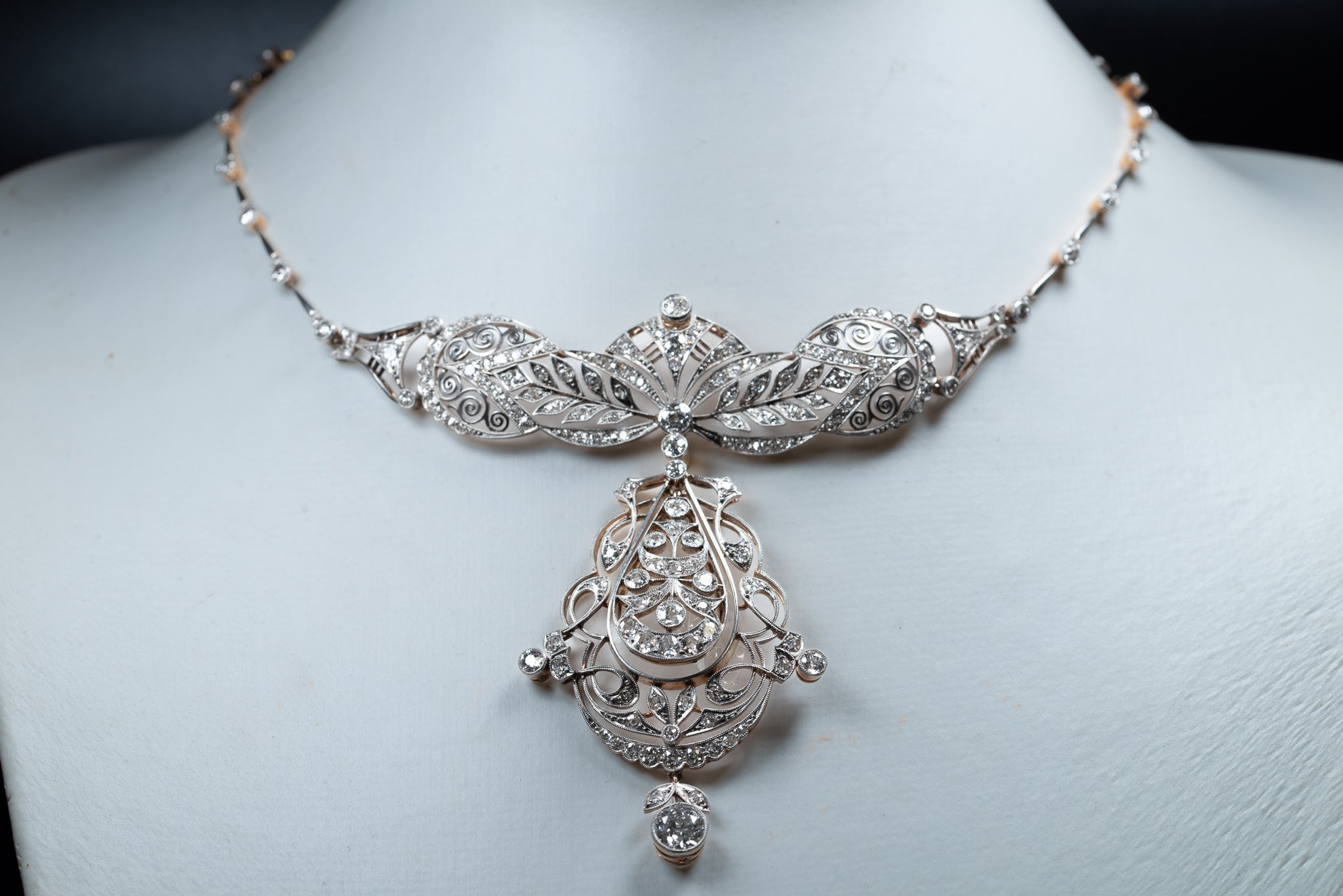 Day & Night Art Deco 9.00ct Diamond Necklace - LUXORIA VITA