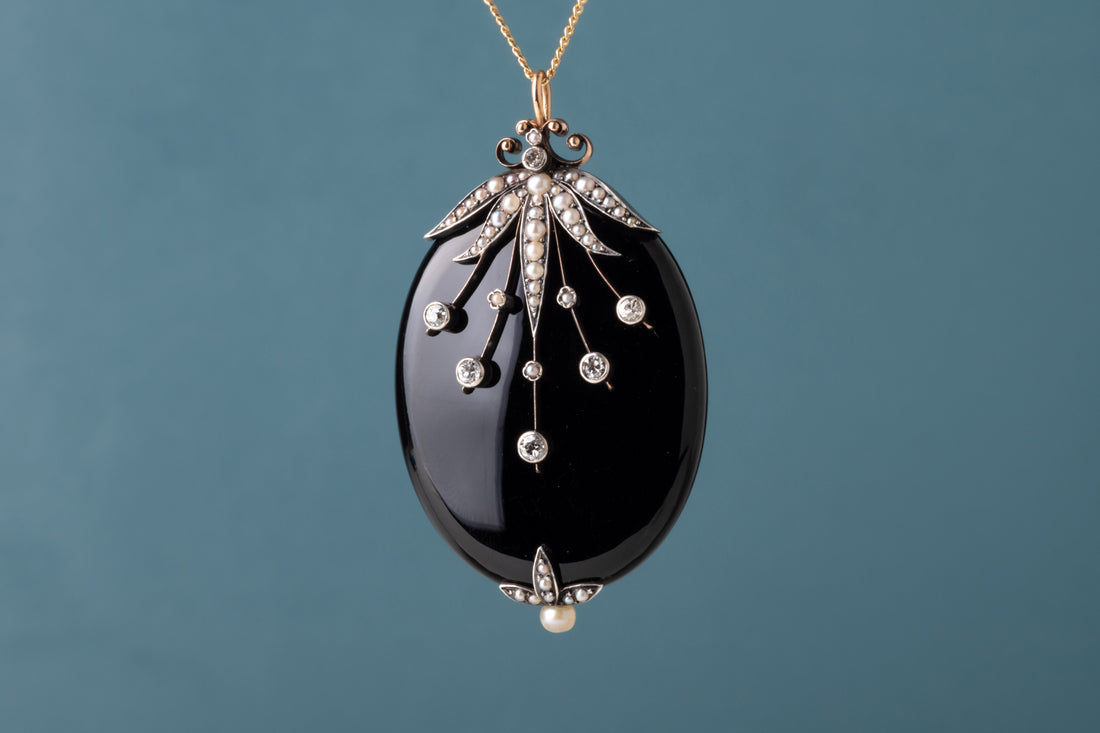 #9 Reasons you want to start investing in antique jewellery right now