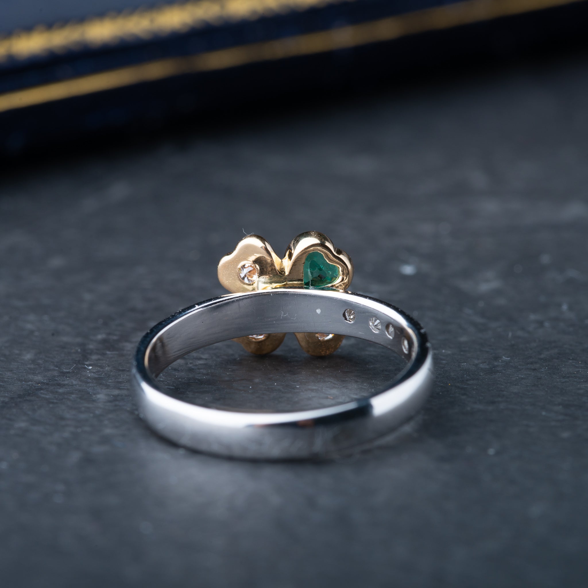 2000's Modern Emerald Diamond Clover Ring - LUXORIA VITA