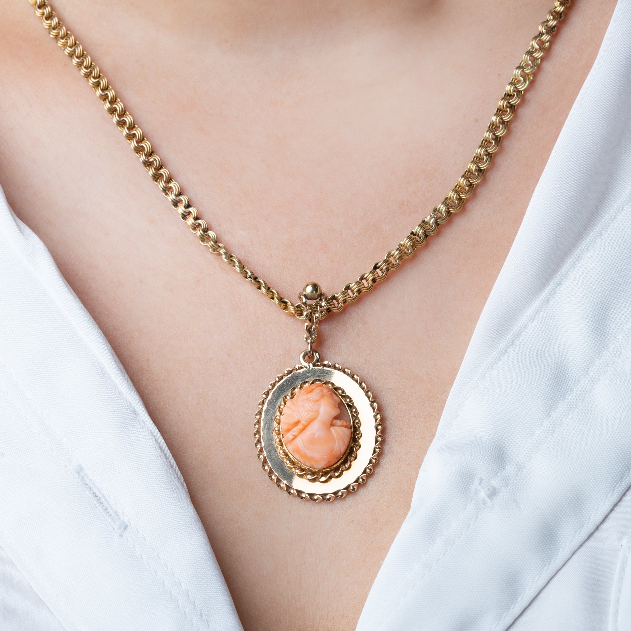 Vintage Angelskin Coral Cameo Pendant - LUXORIA VITA