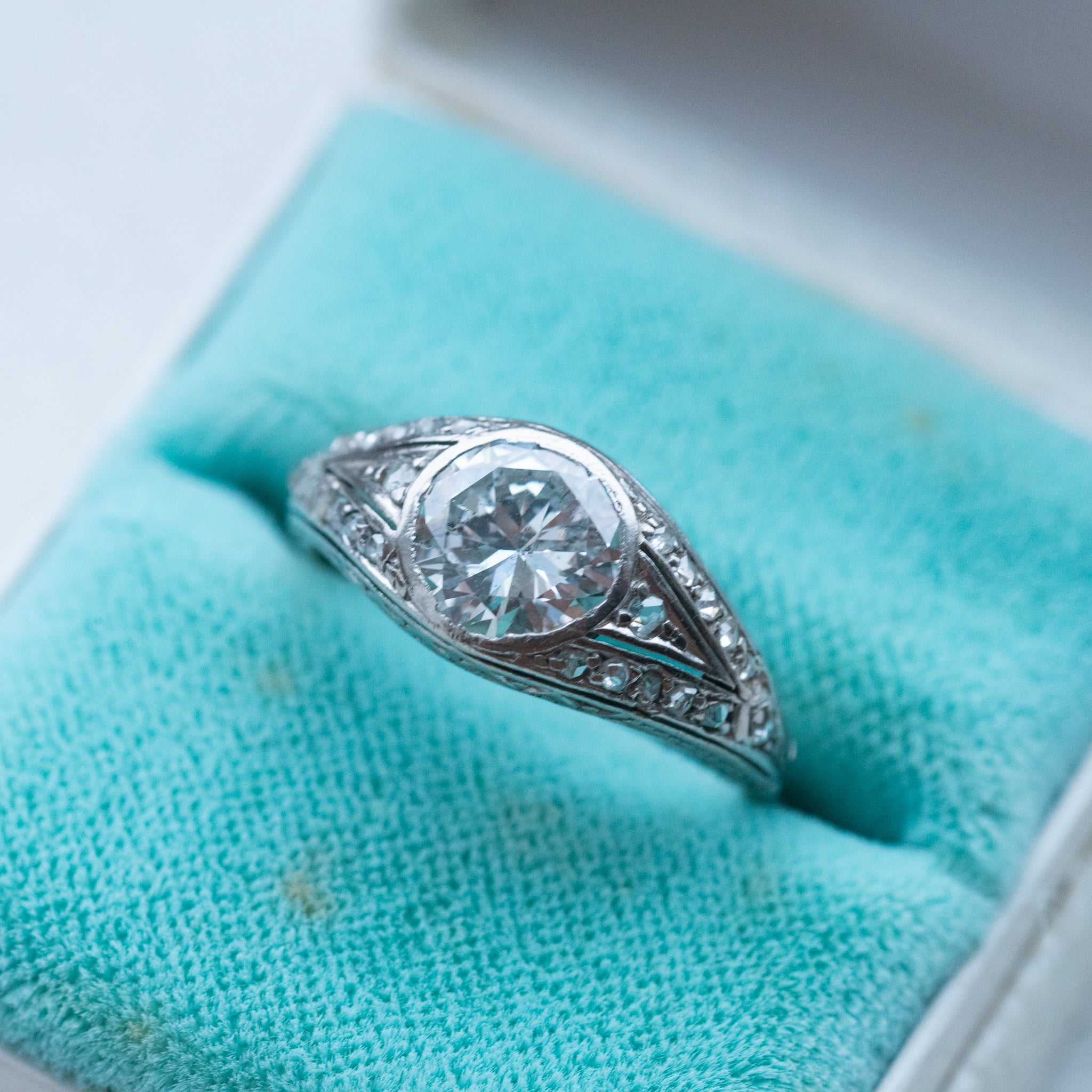 Art Deco 1.80ct Solitaire Diamond Ring - LUXORIA VITA