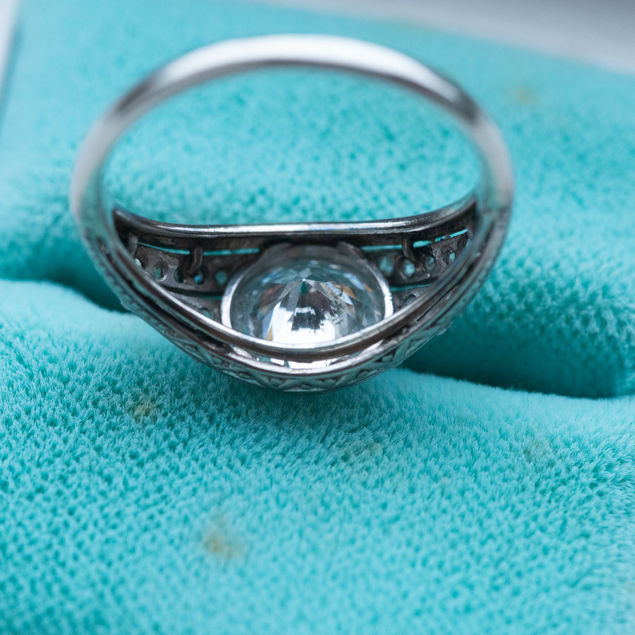 Art Deco 1.80ct Solitaire Diamond Ring - LUXORIA VITA