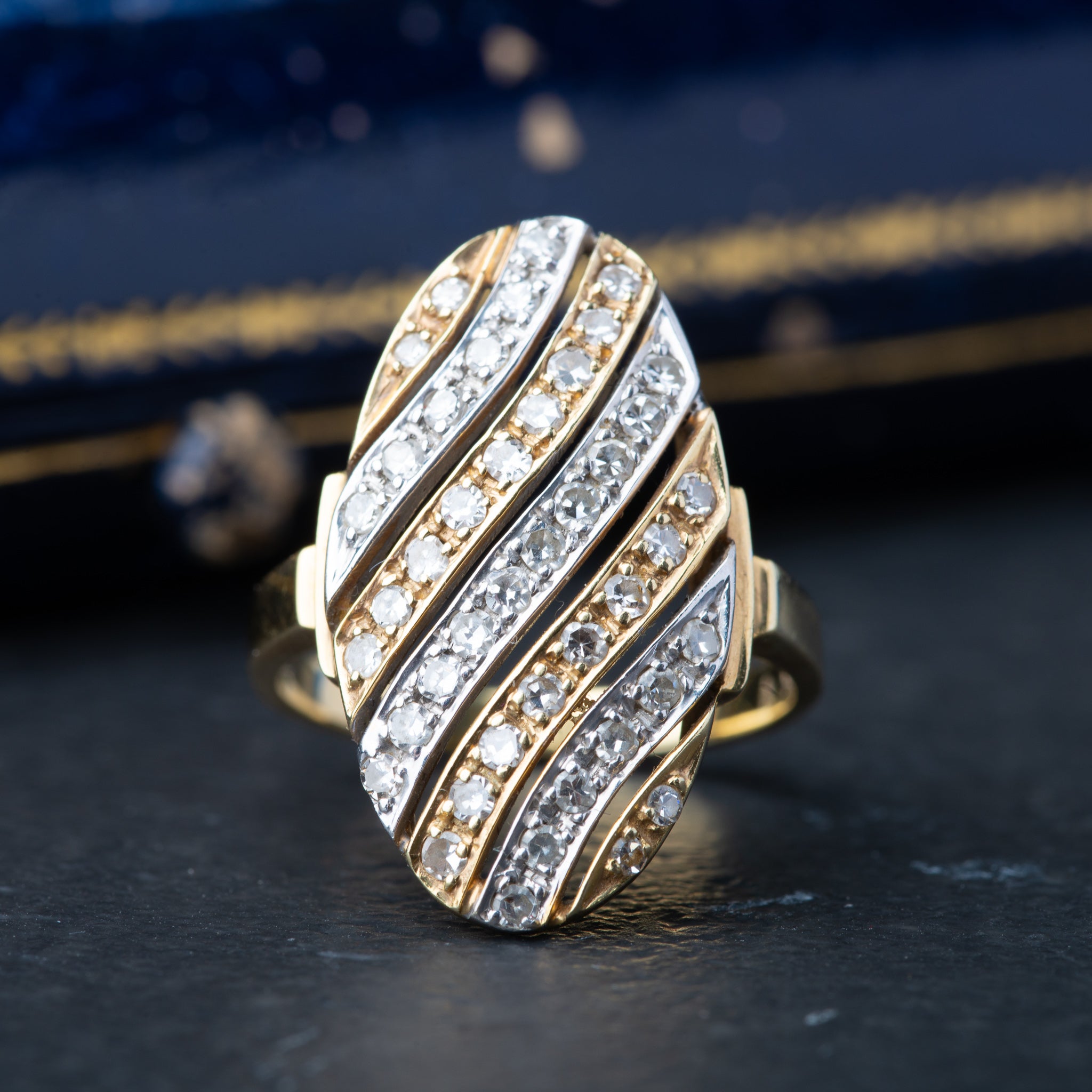 Vintage Bi-color Diamond Ring - Luxoria Vita