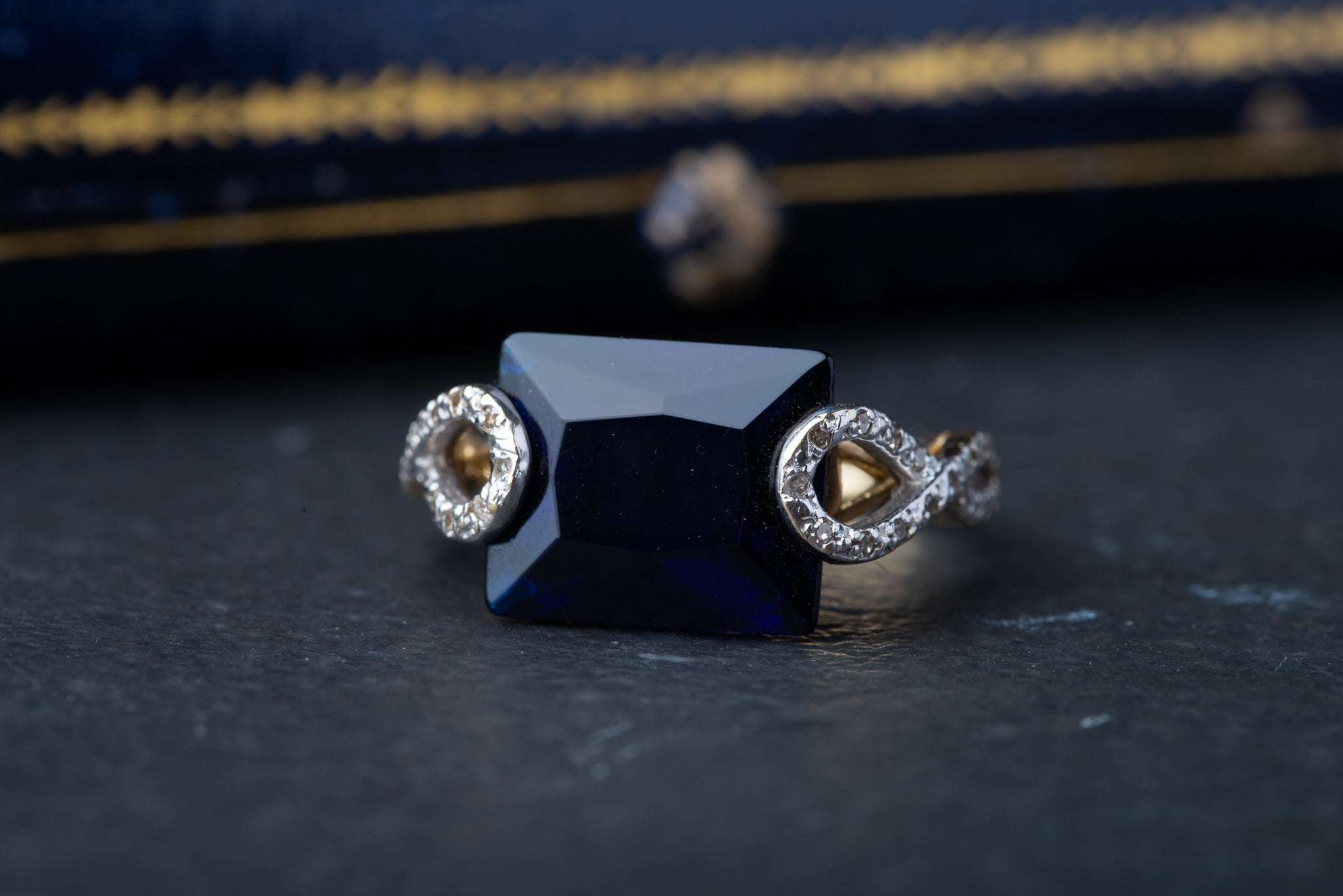 Vintage Color Changing Sapphire Diamond Ring - LUXORIA VITA