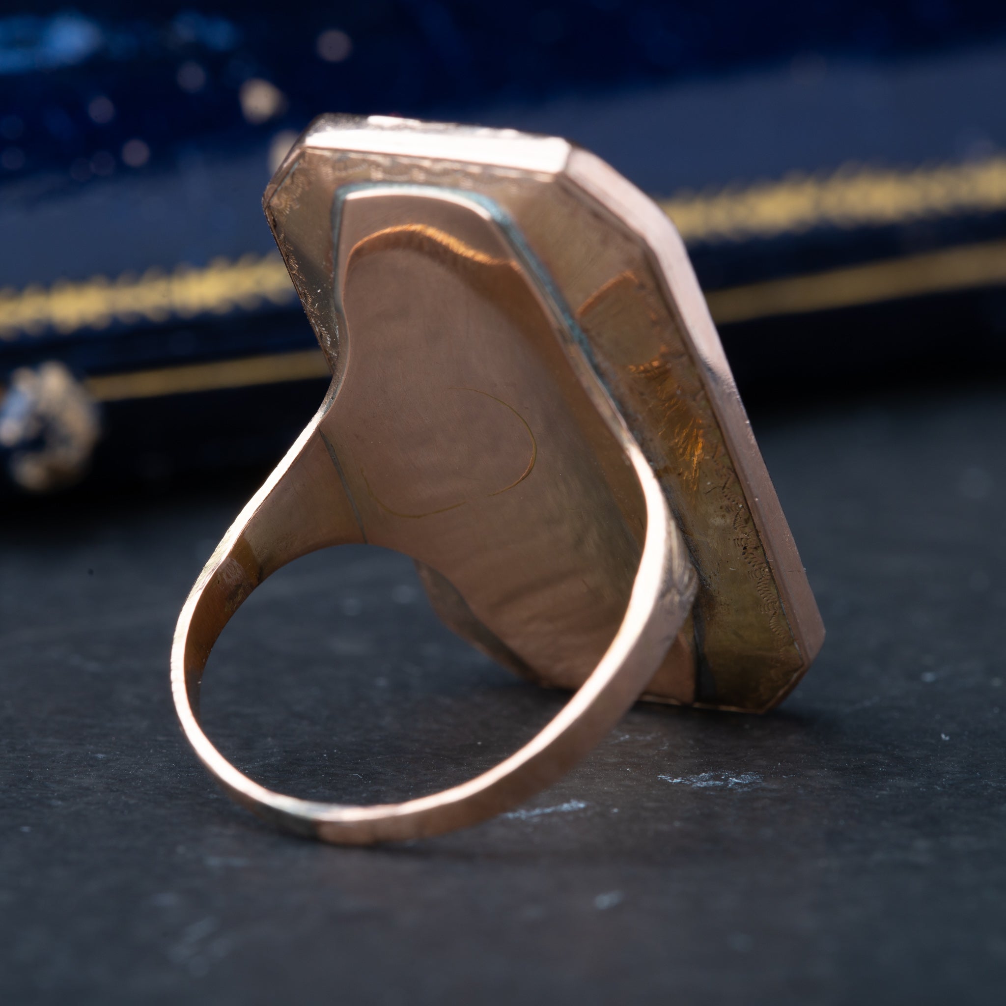 Georgian Memorial Ring "Souvenir d'es Indie" - Luxoria Vita