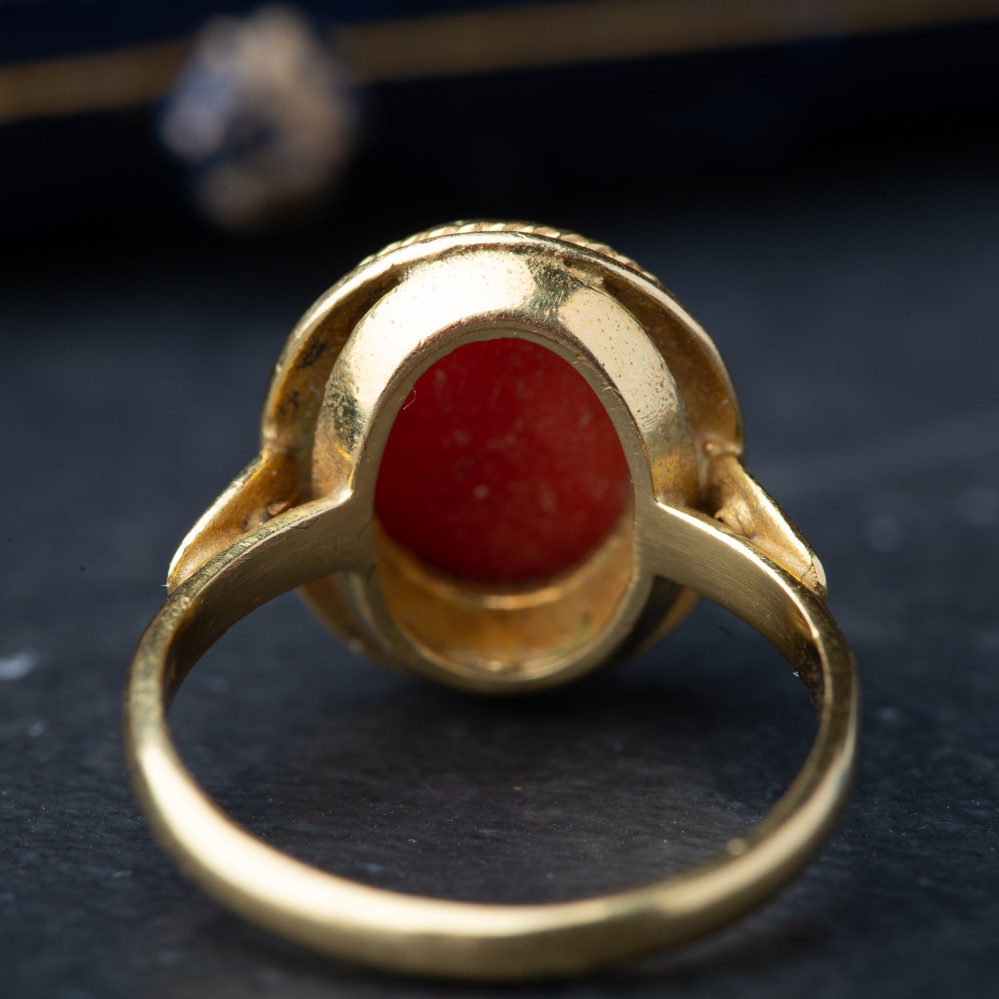 Vintage Coral Ring - LUXORIA VITA