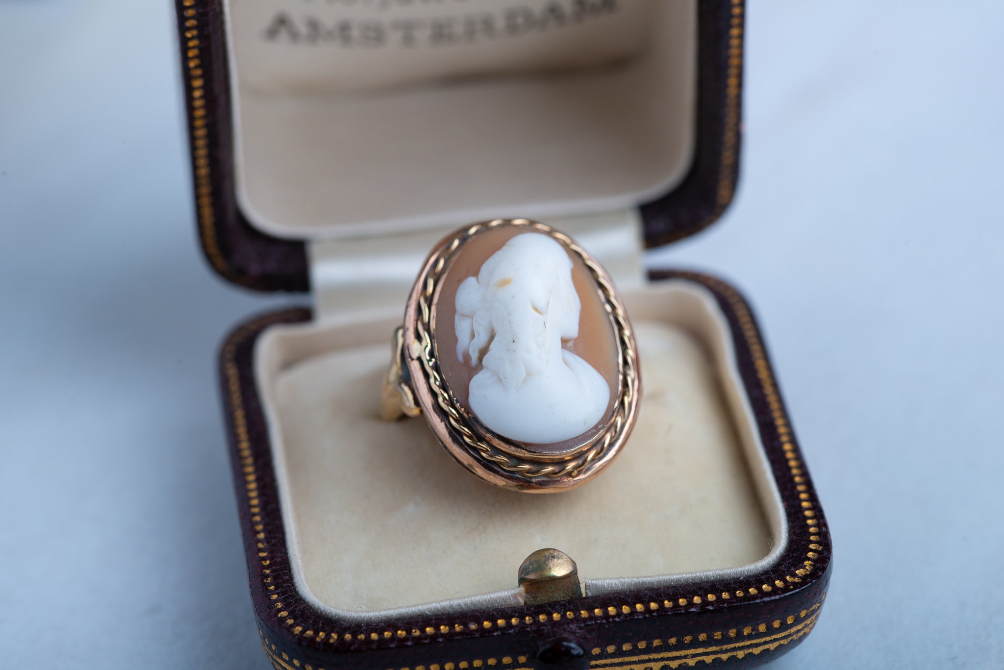 Antique 14K Gold 3D Cameo Ring - Luxoria Vita